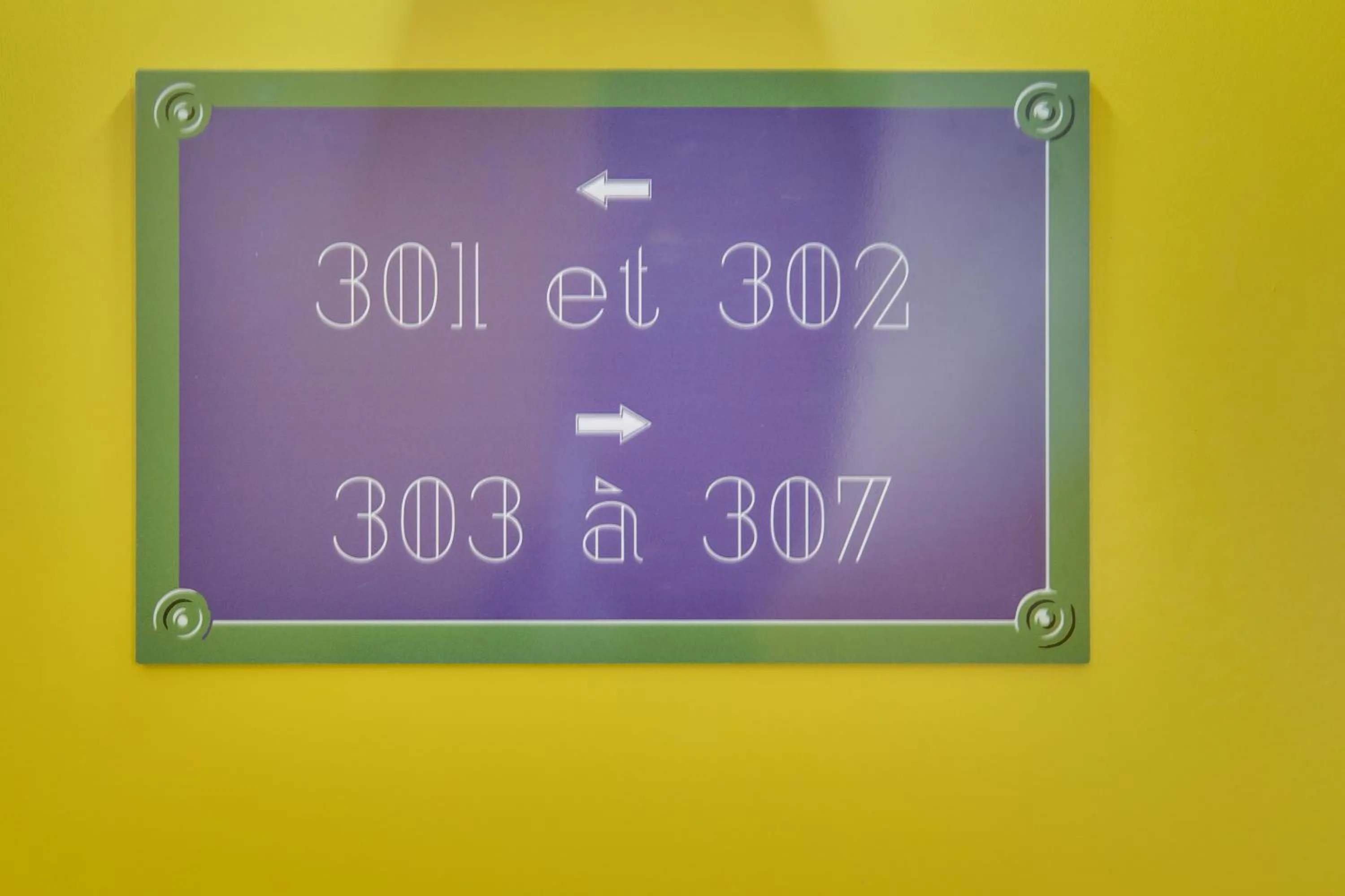 Logo/Certificate/Sign in Hôtel Lucien & Marinette