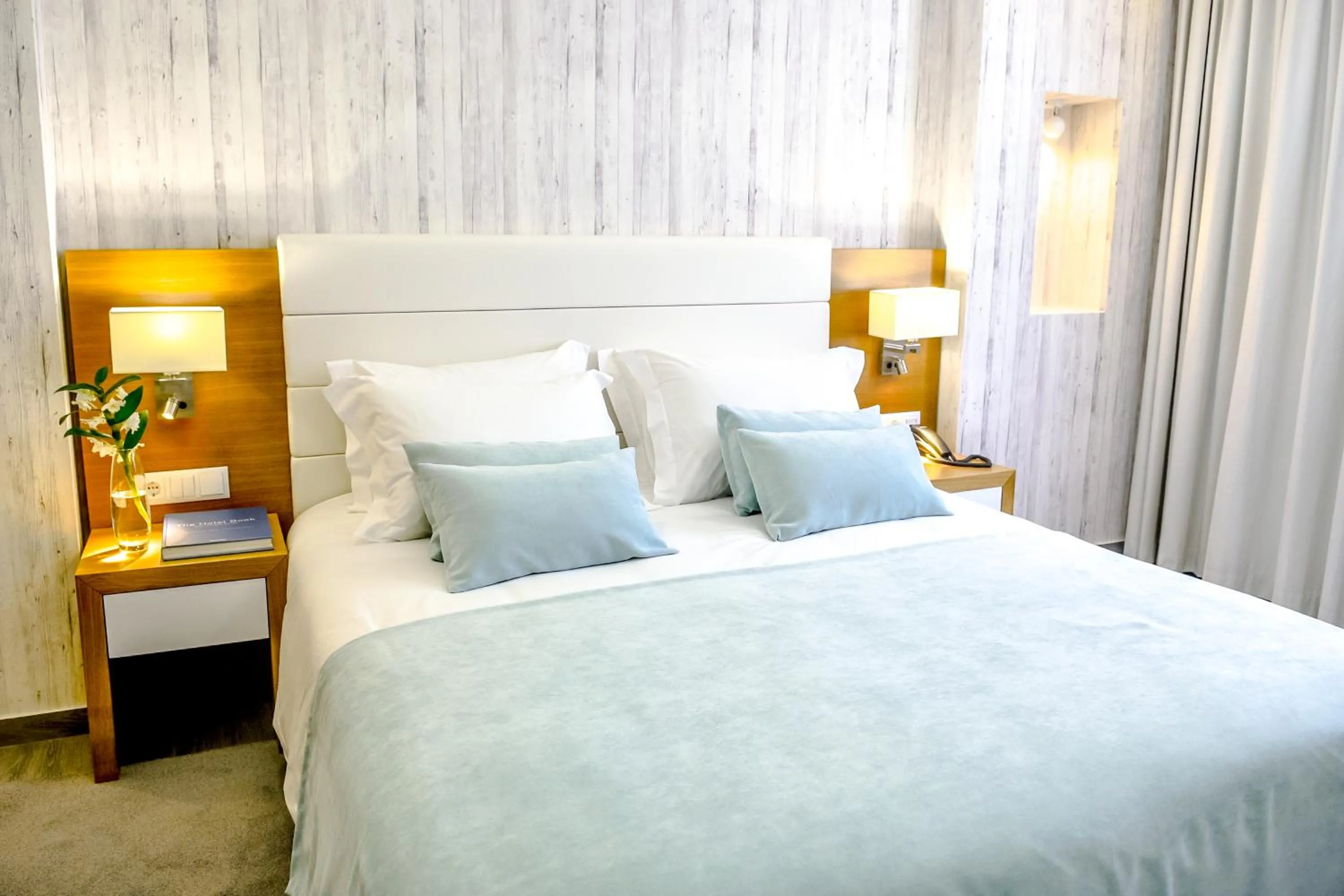 Bed in Villamar Style Maison