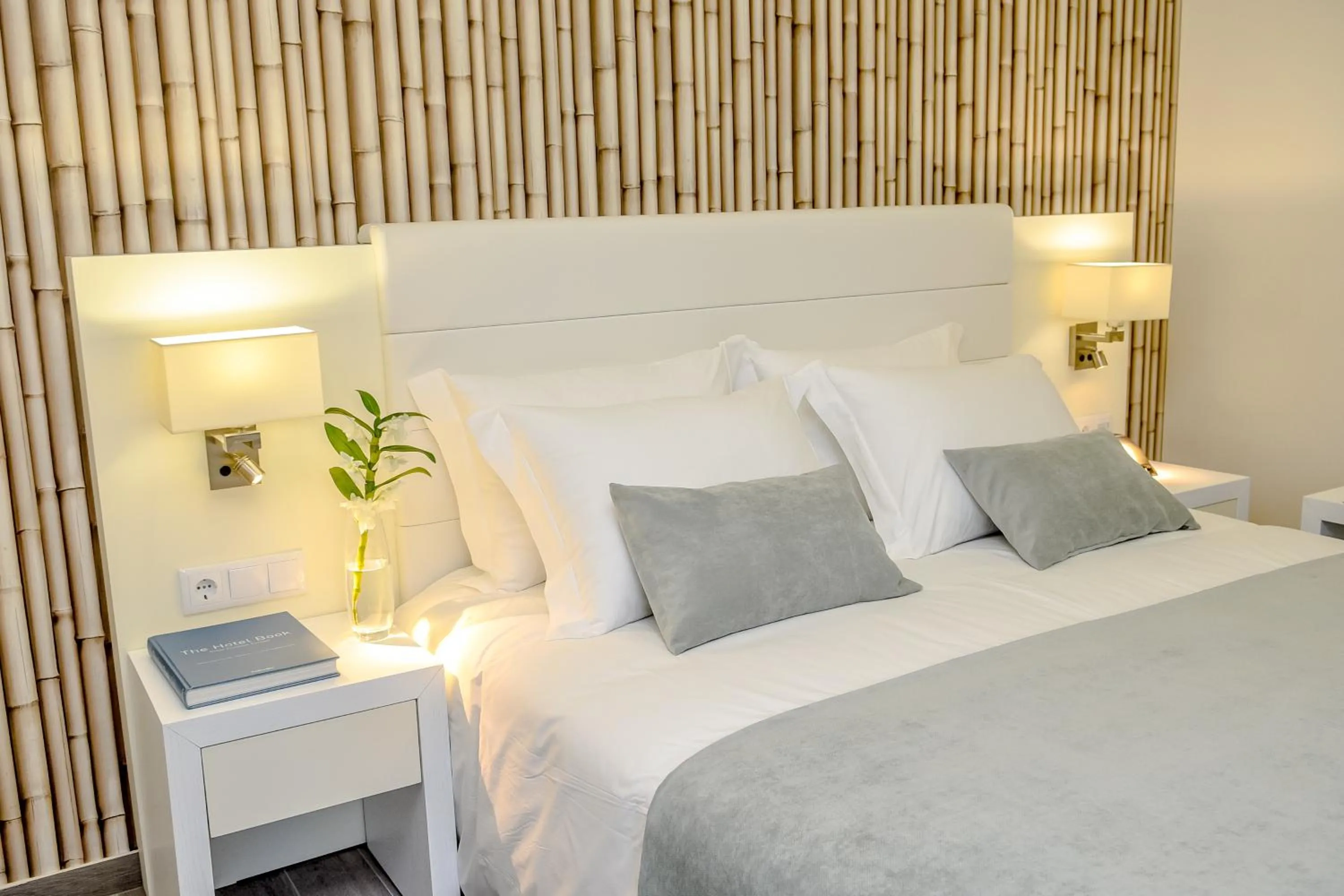 Bed in Villamar Style Maison