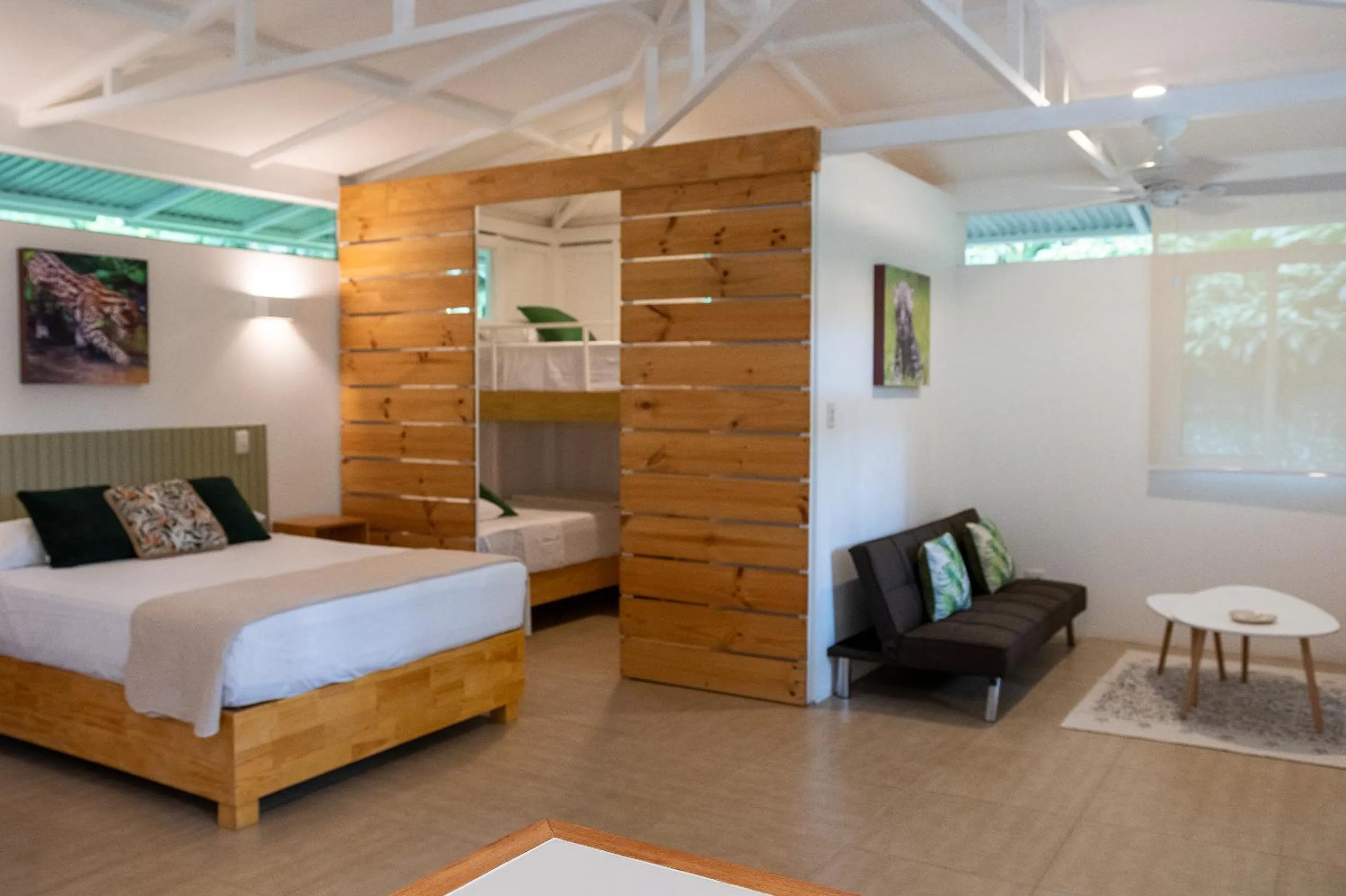 Bed in Jaguar Inn Bungalows