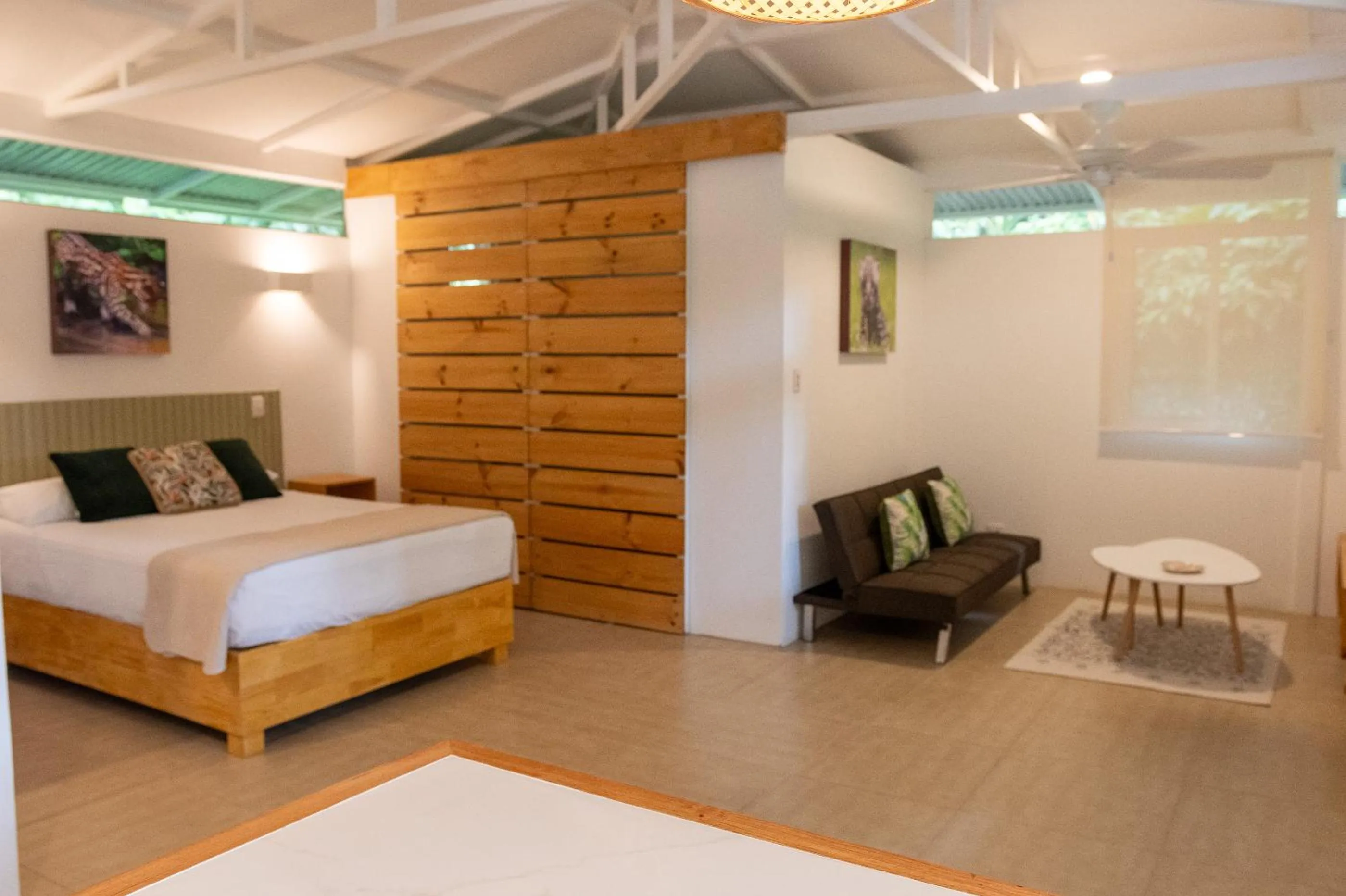 Photo of the whole room, Bed in Jaguar Inn Bungalows