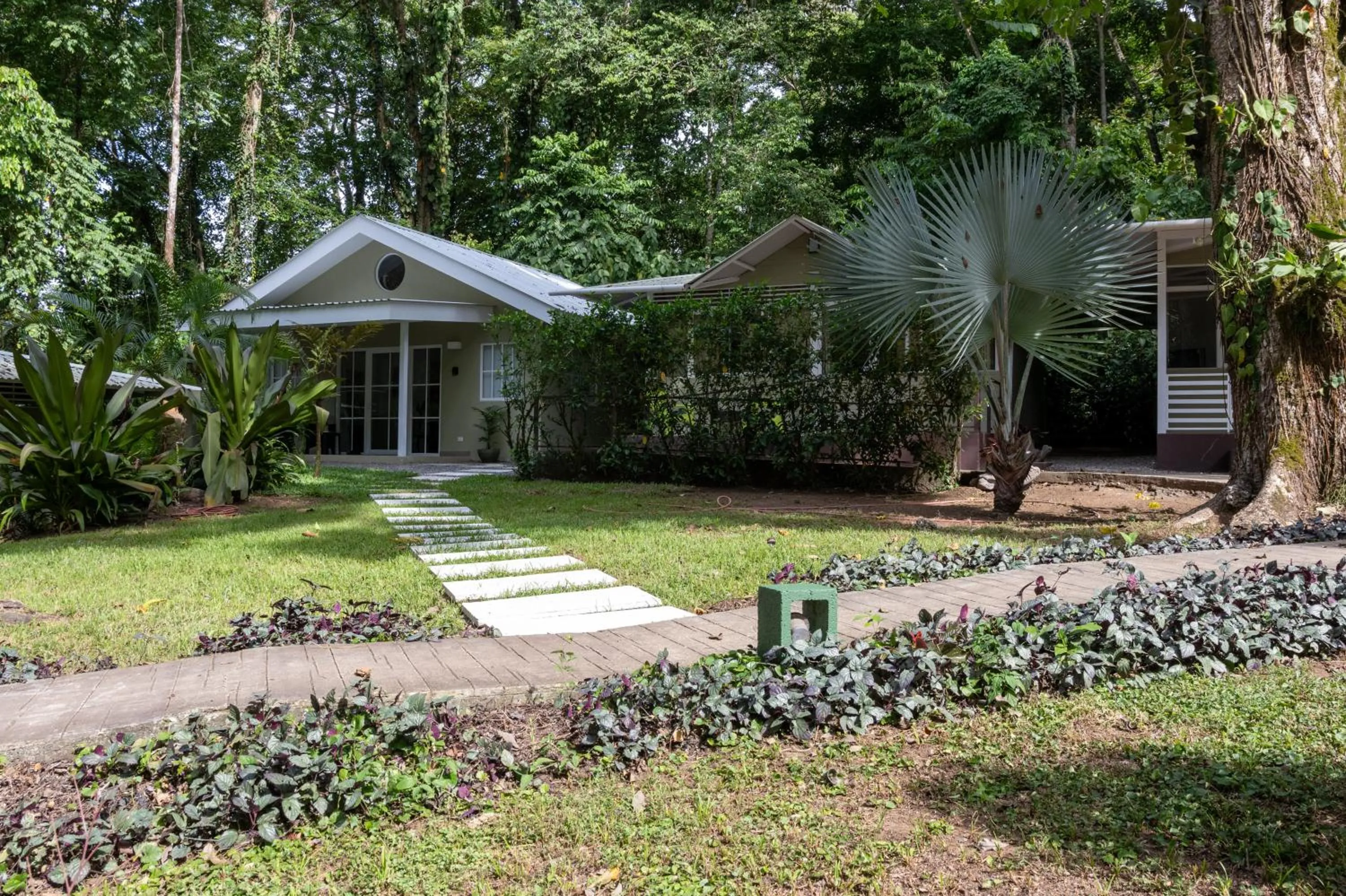 Property building in Jaguar Inn Bungalows