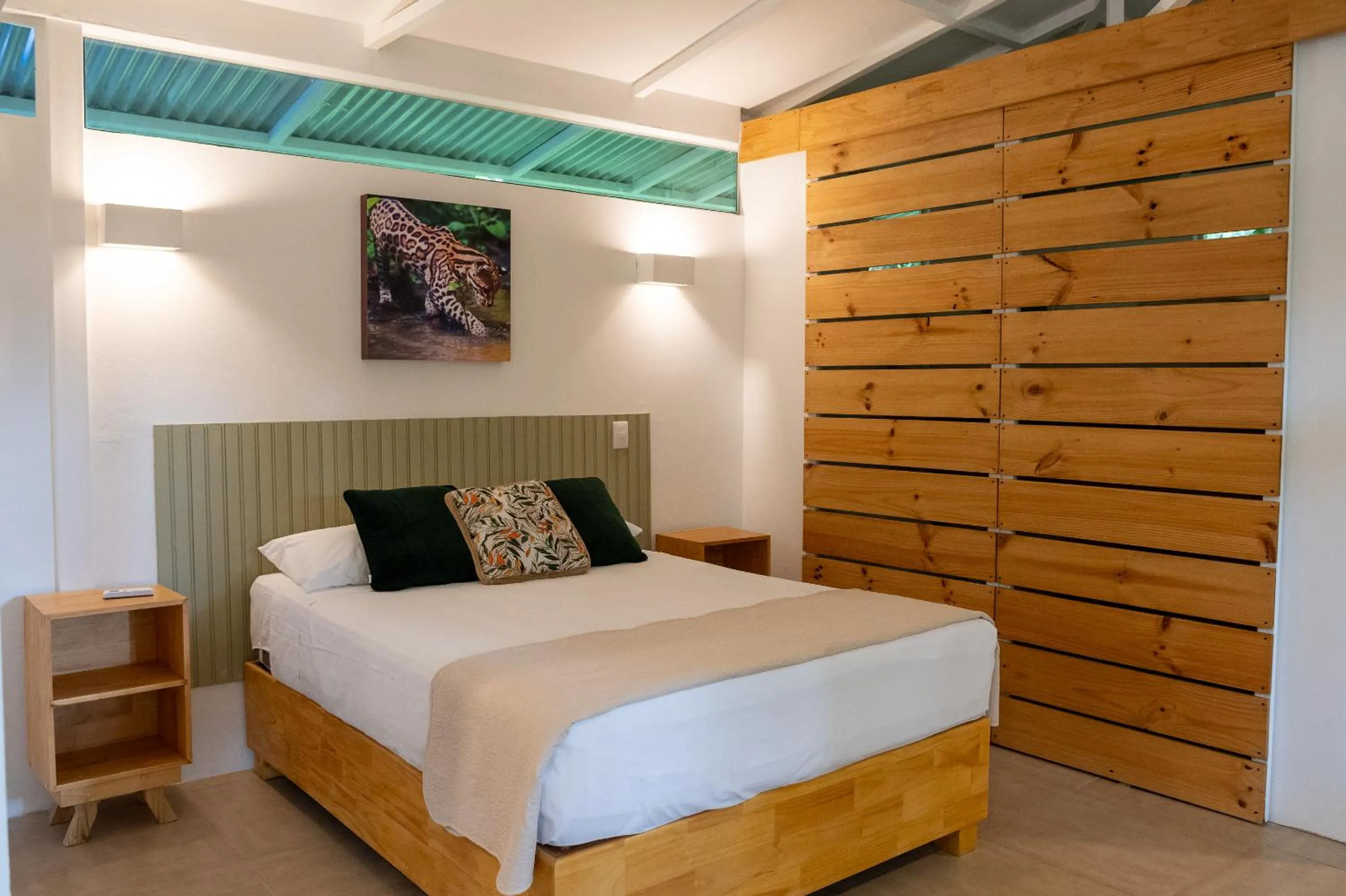 Bedroom, Bed in Jaguar Inn Bungalows