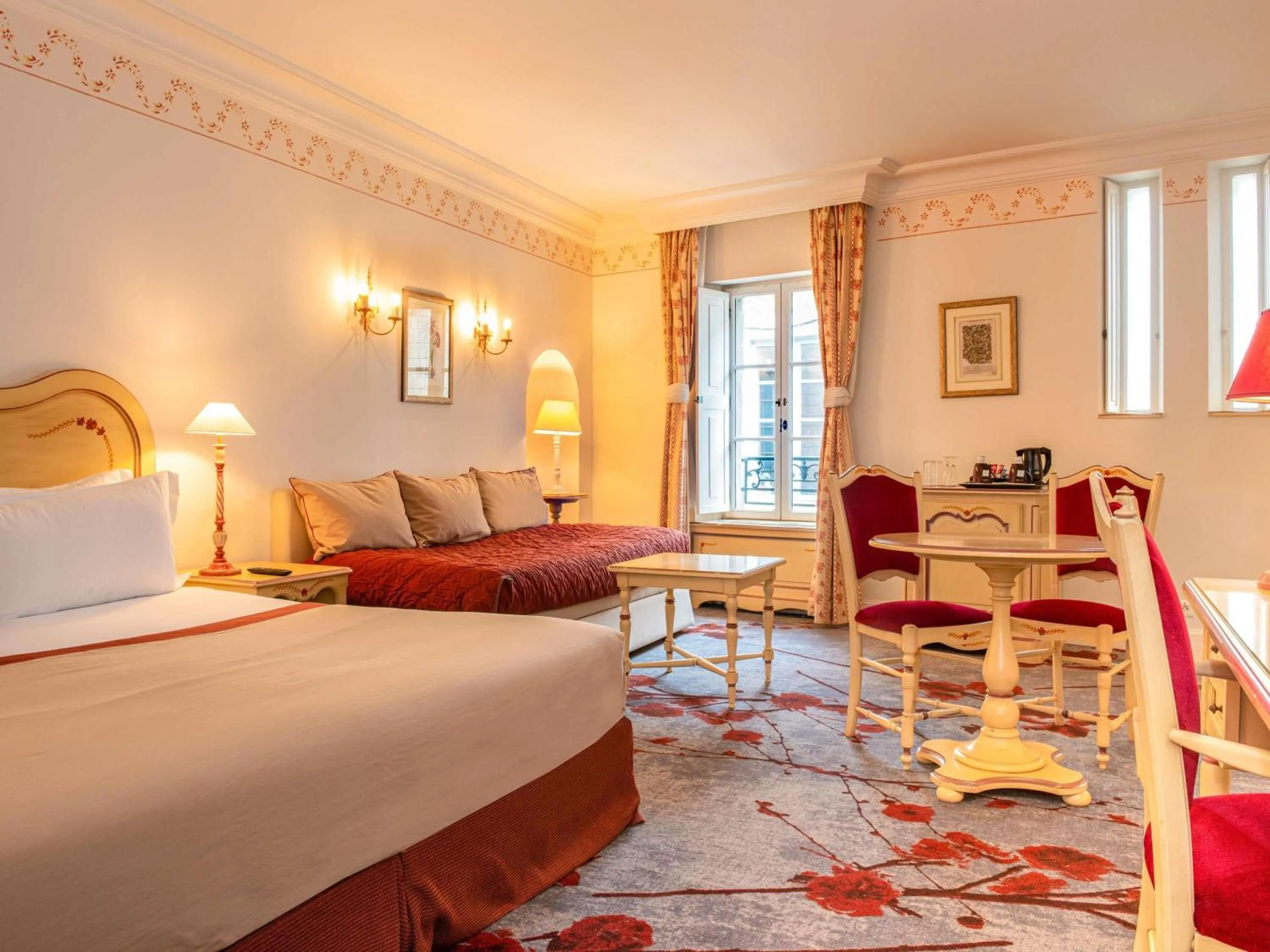 Bedroom, Bed in Hotel de la Cité Carcassonne - MGallery Collection