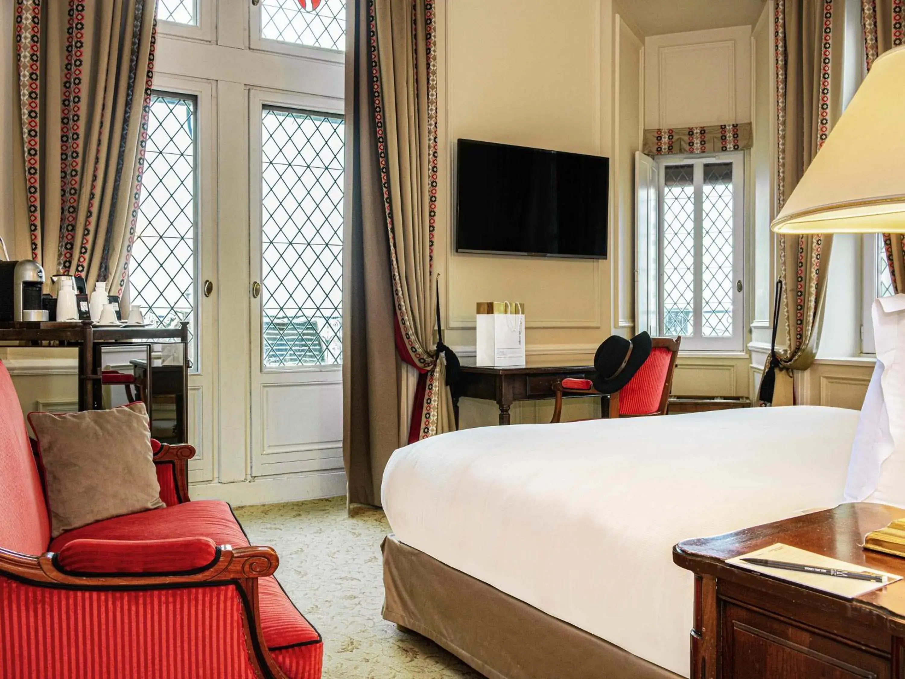 Suite with One Double and Sofa Bed in Hotel de la Cité Carcassonne - MGallery Collection Suite with One Double and Sofa Bed in Hotel de la Cité Carcassonne - MGallery Collection