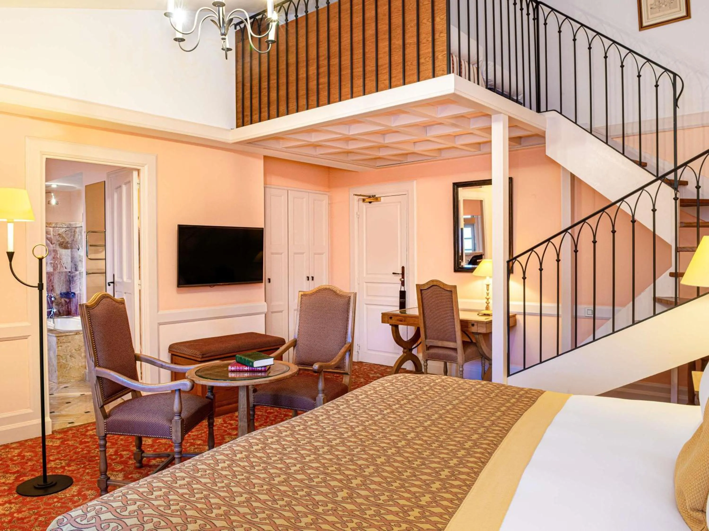 Bedroom in Hotel de la Cité Carcassonne - MGallery Collection