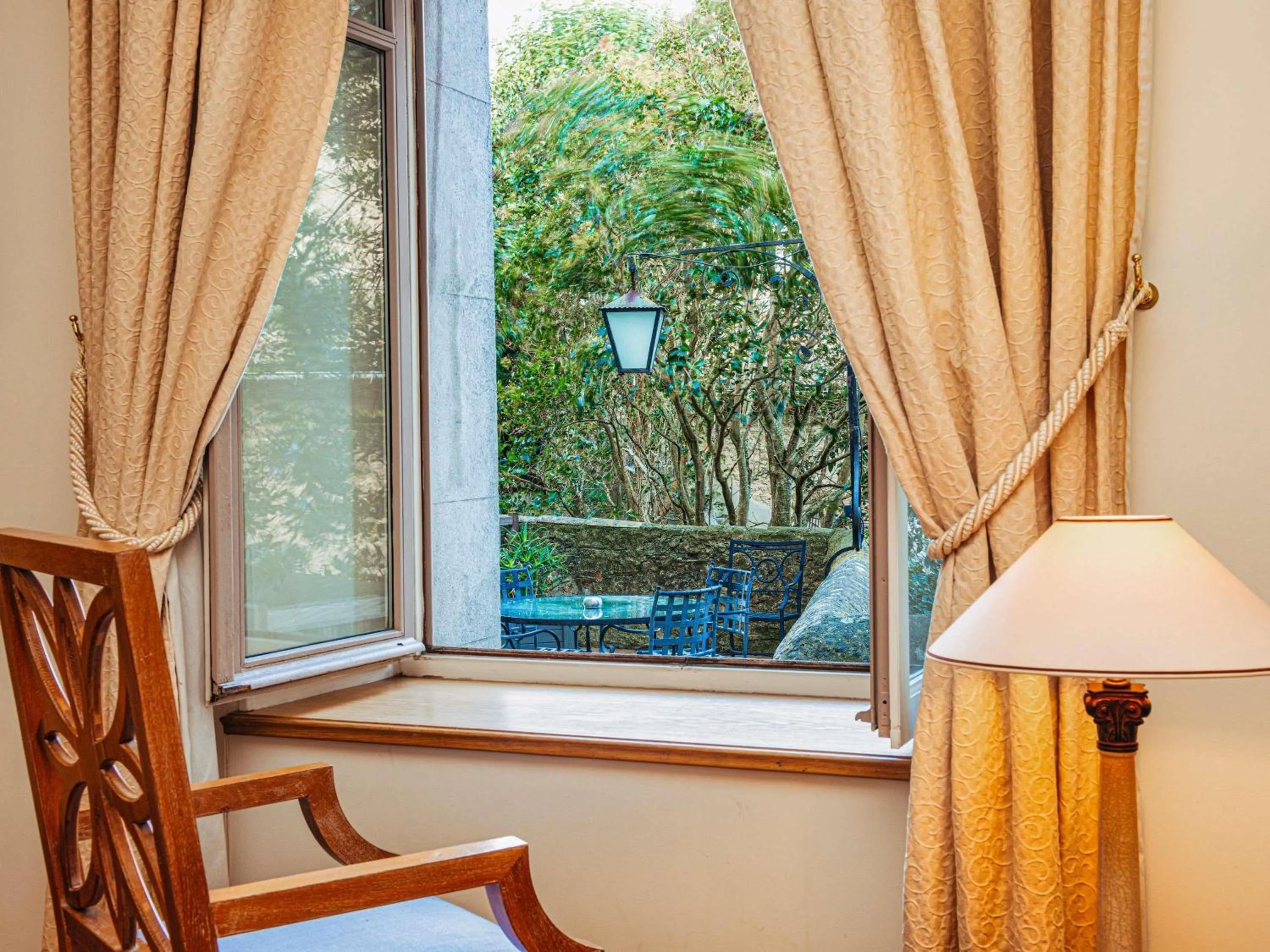 Bedroom in Hotel de la Cité Carcassonne - MGallery Collection