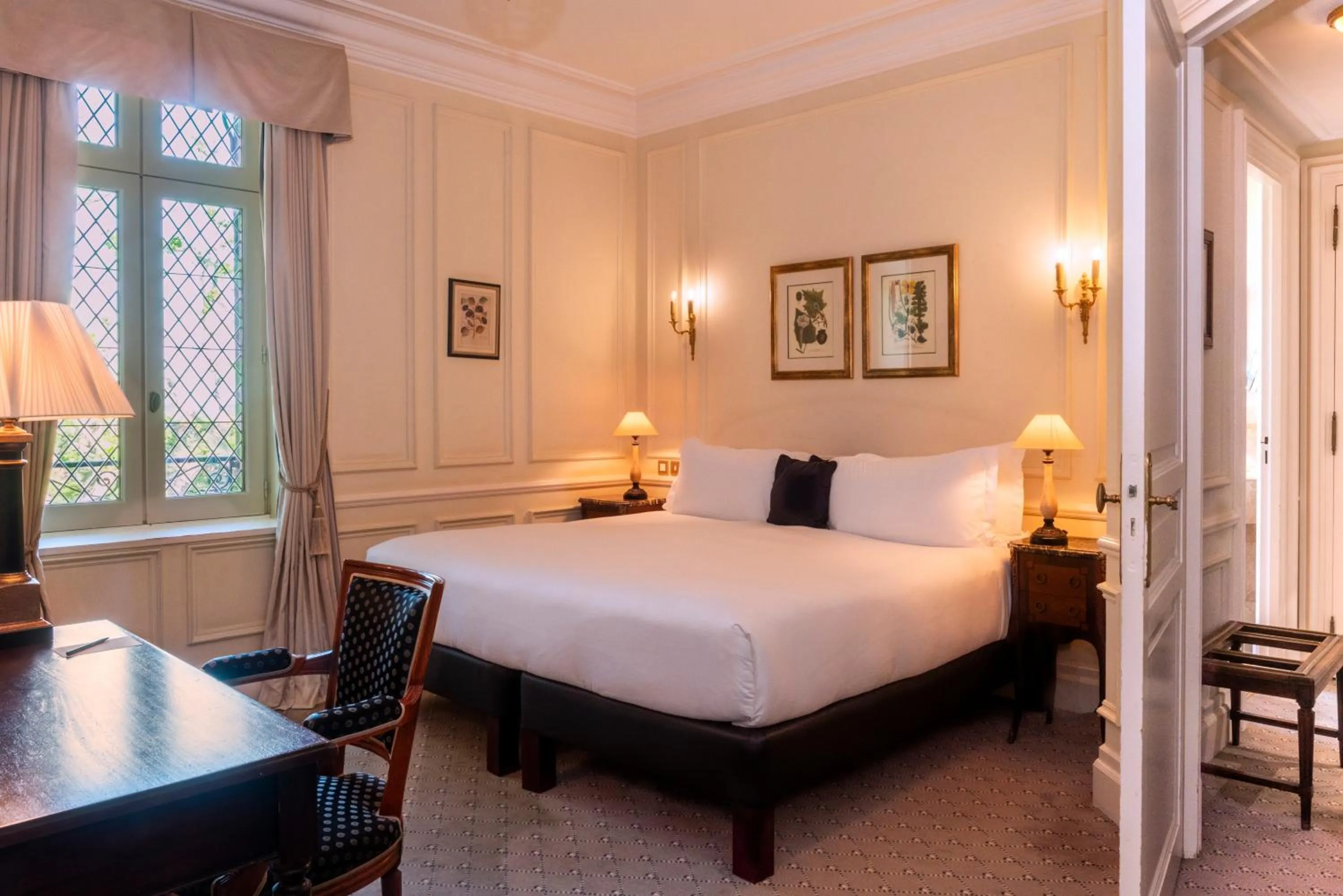 Bedroom, Bed in Hotel de la Cité Carcassonne - MGallery Collection