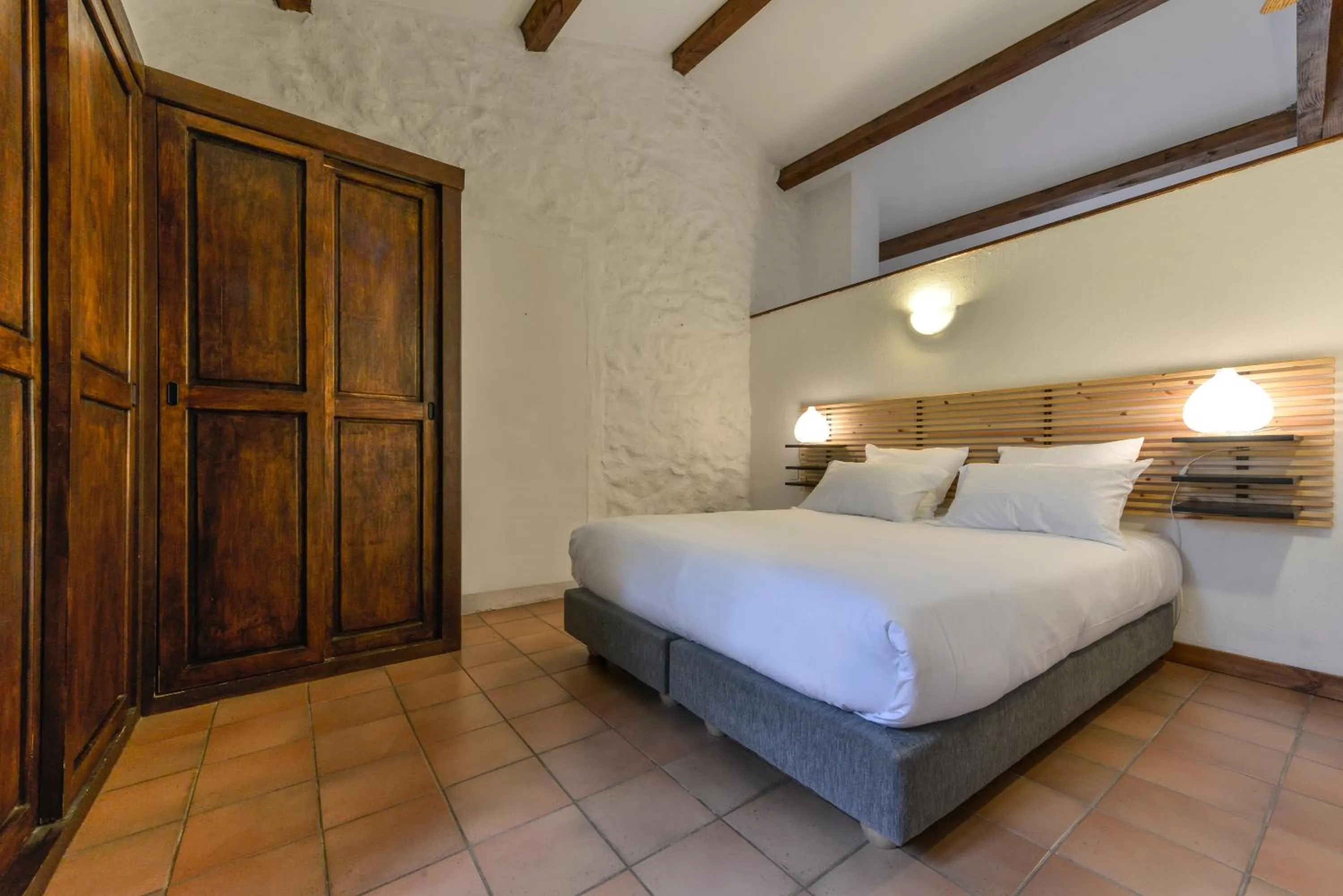 Bedroom, Bed in Domaine De Fraisse