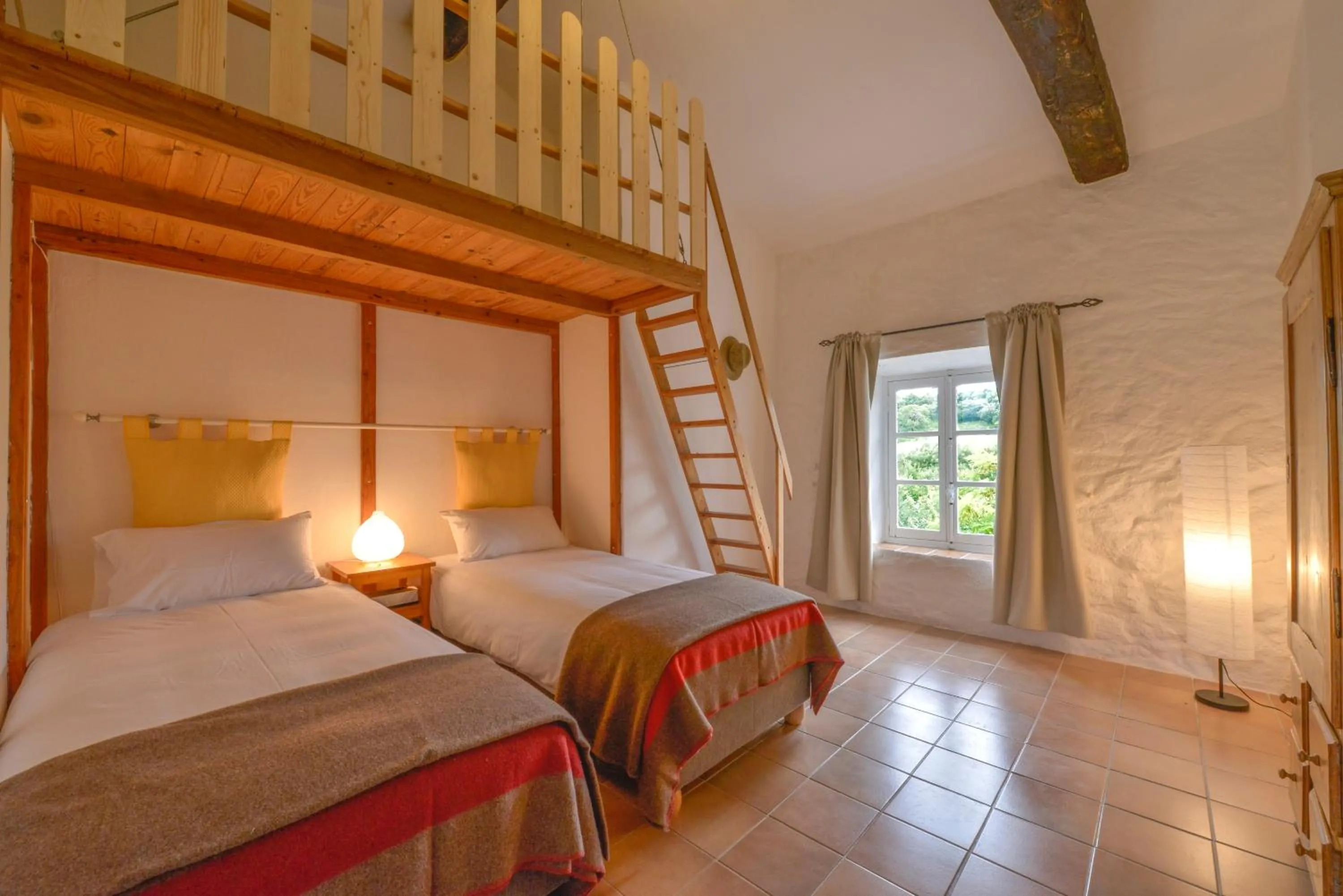 Bedroom, Bed in Domaine De Fraisse