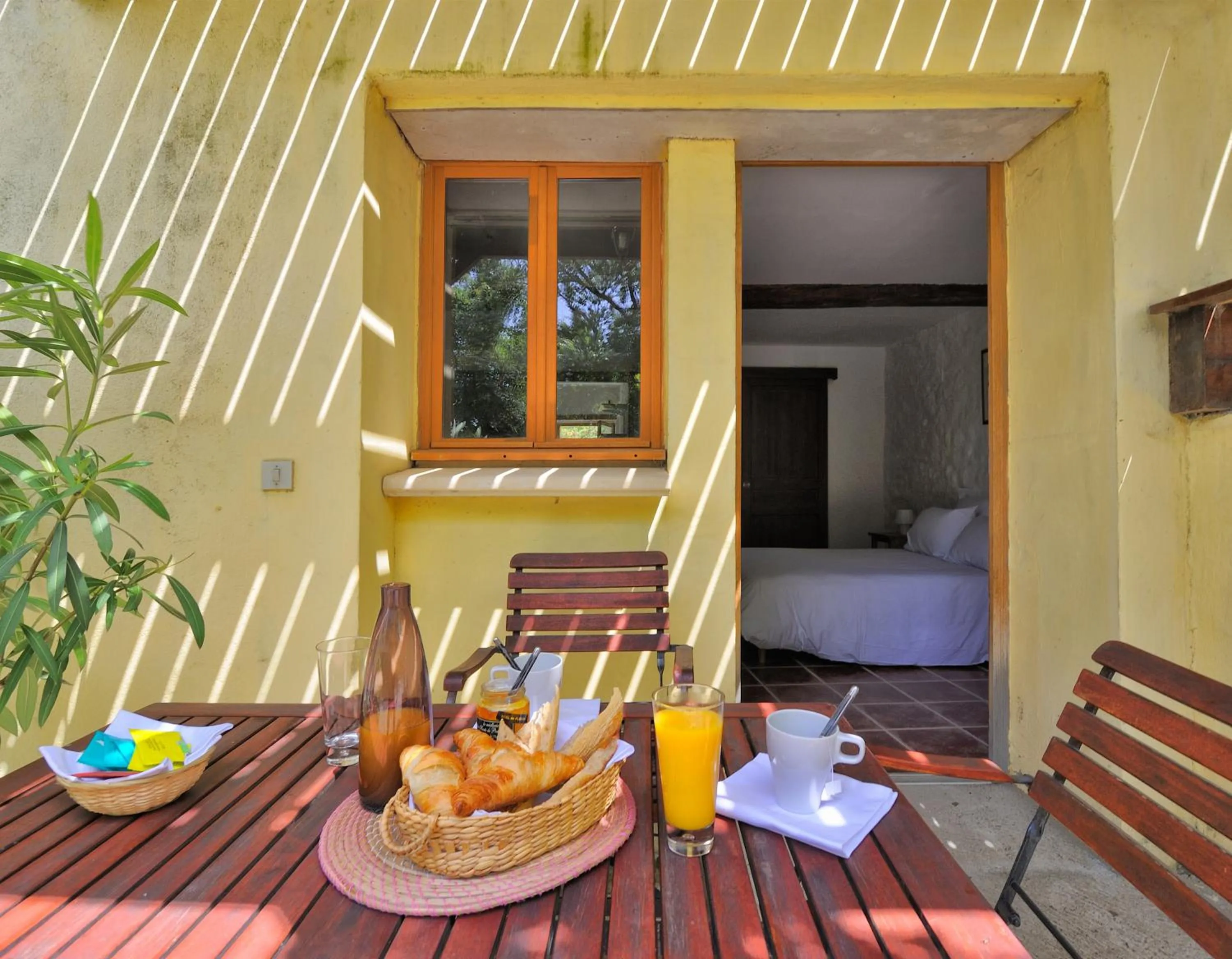 Food in Domaine De Fraisse