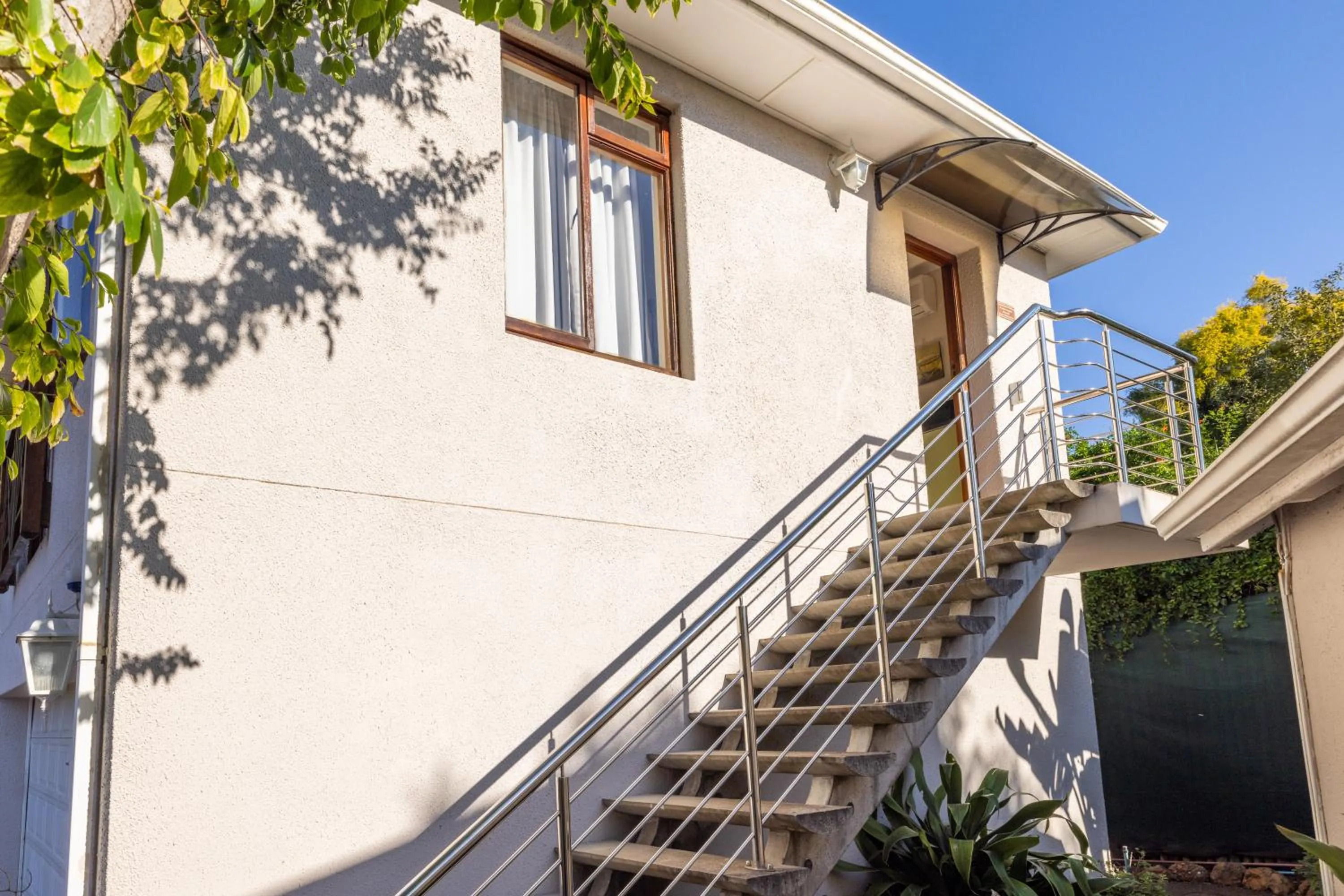 Property building in 1-on-Ross