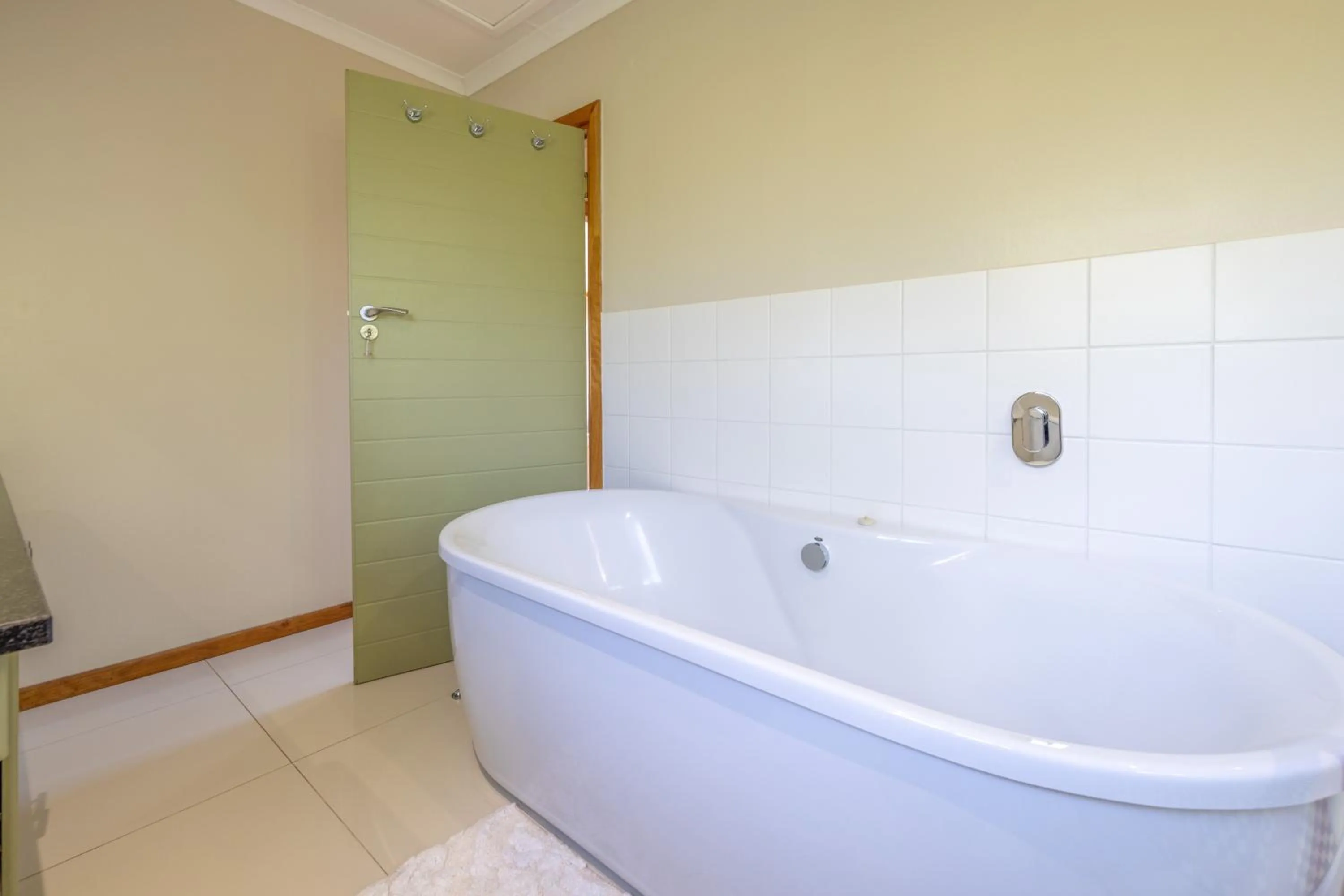 Bathroom in 1-on-Ross