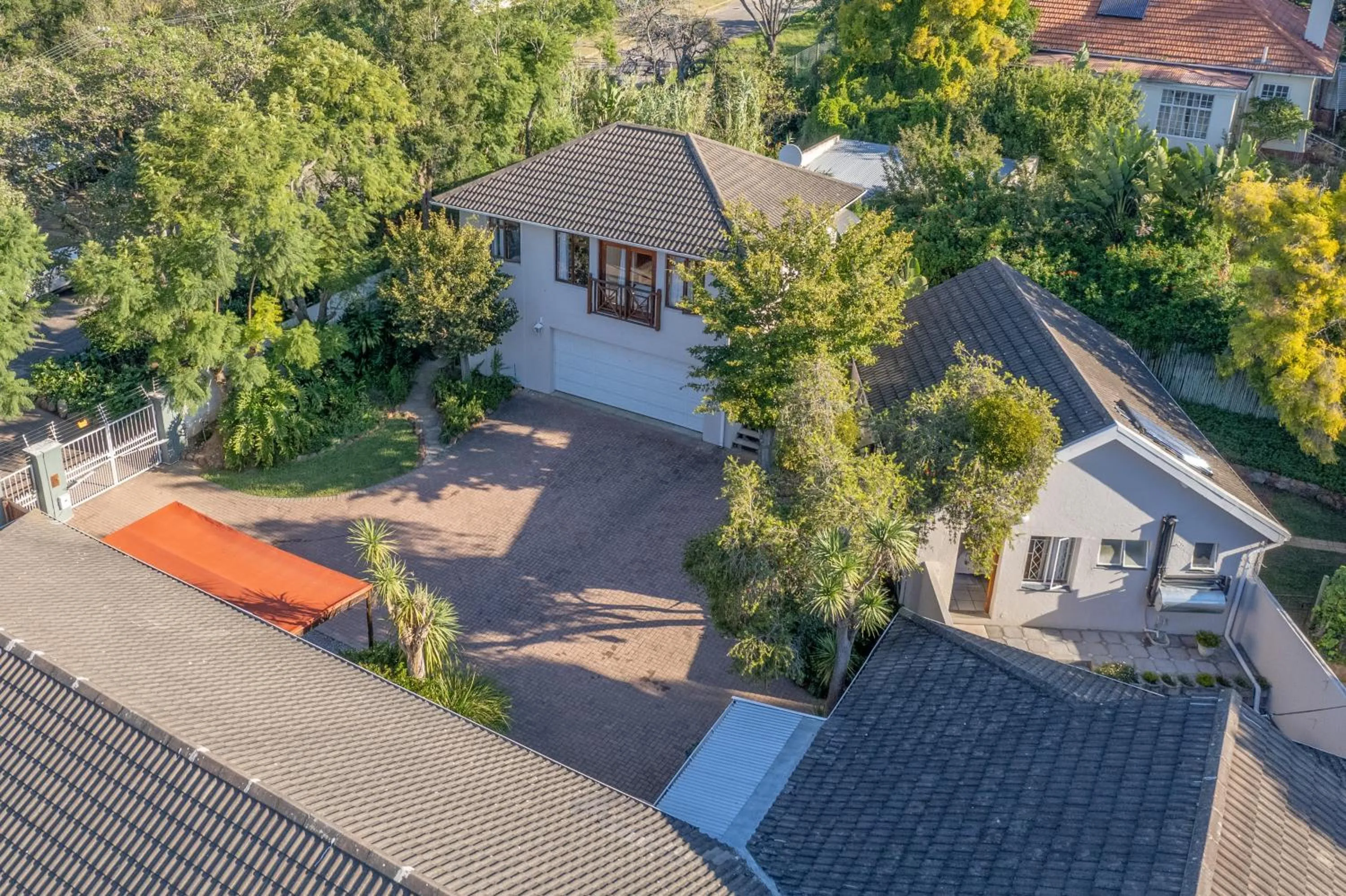 Property building in 1-on-Ross