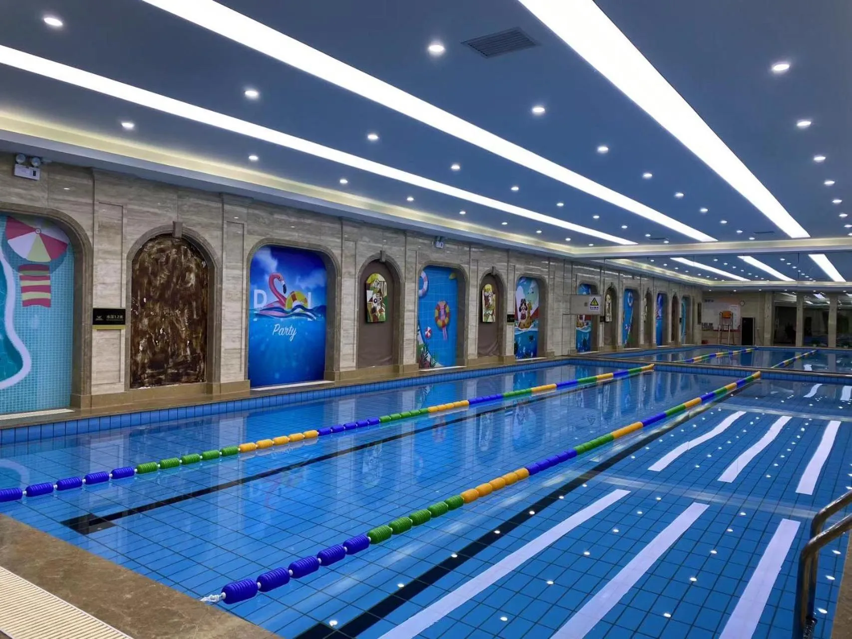 Swimming pool in Pullman Beijing South - Newly Renovated