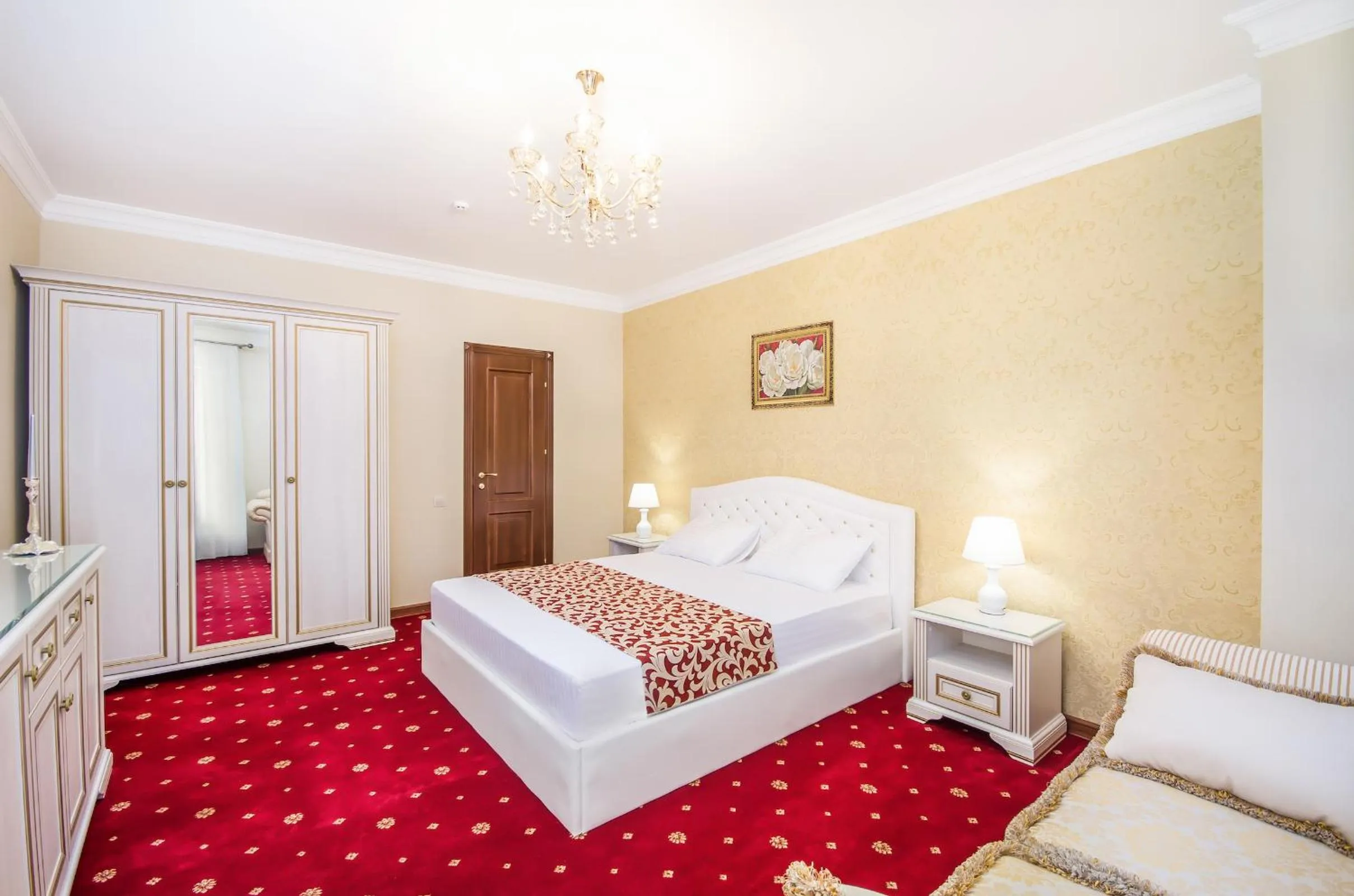 Photo of the whole room, Bed in Park Lane Hotel