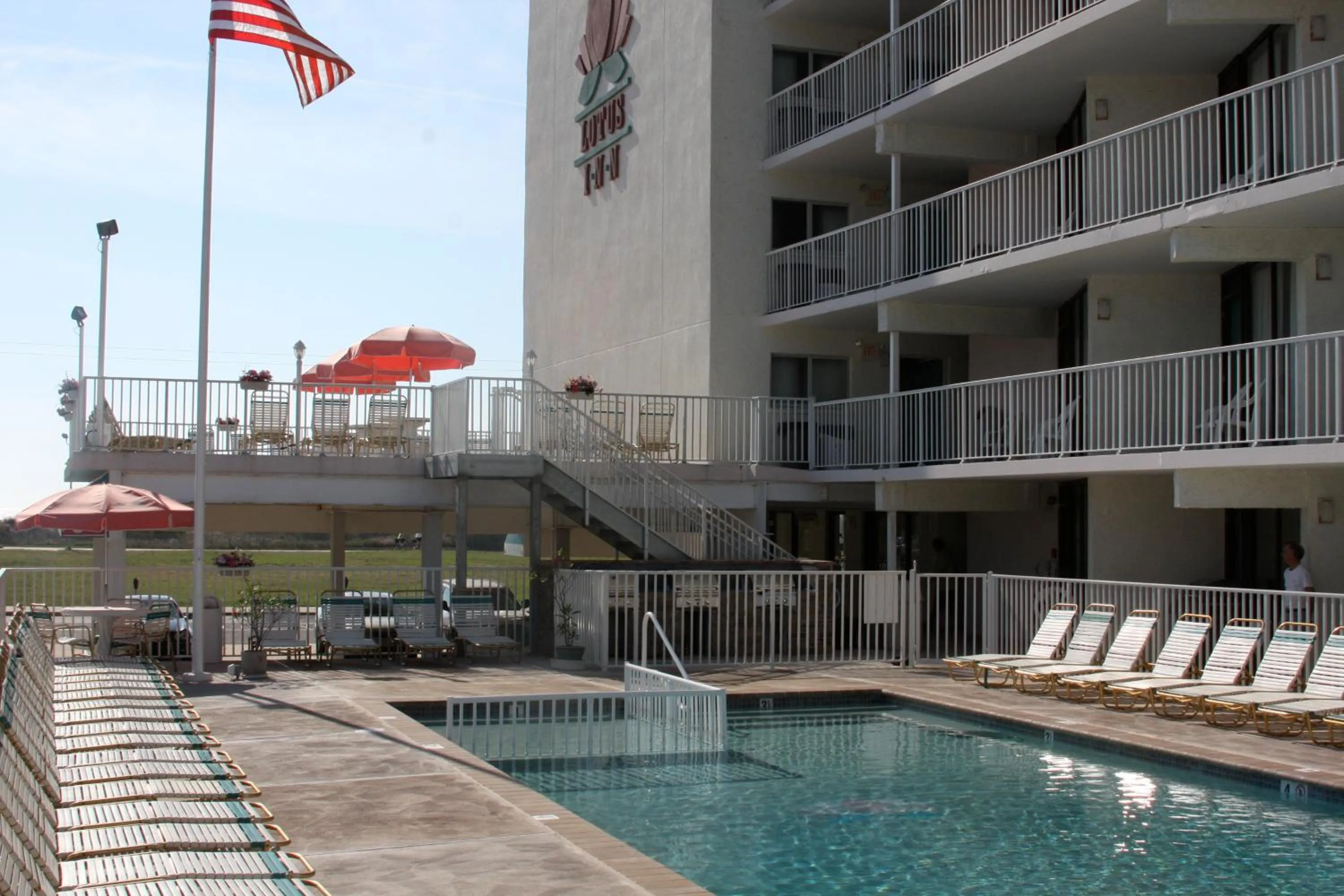 Swimming pool in Lotus Inn