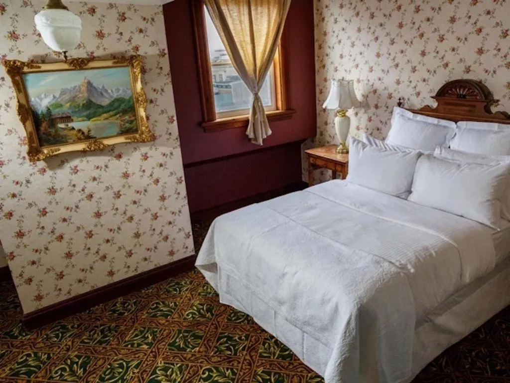 Bed in The Inn at 2nd & C