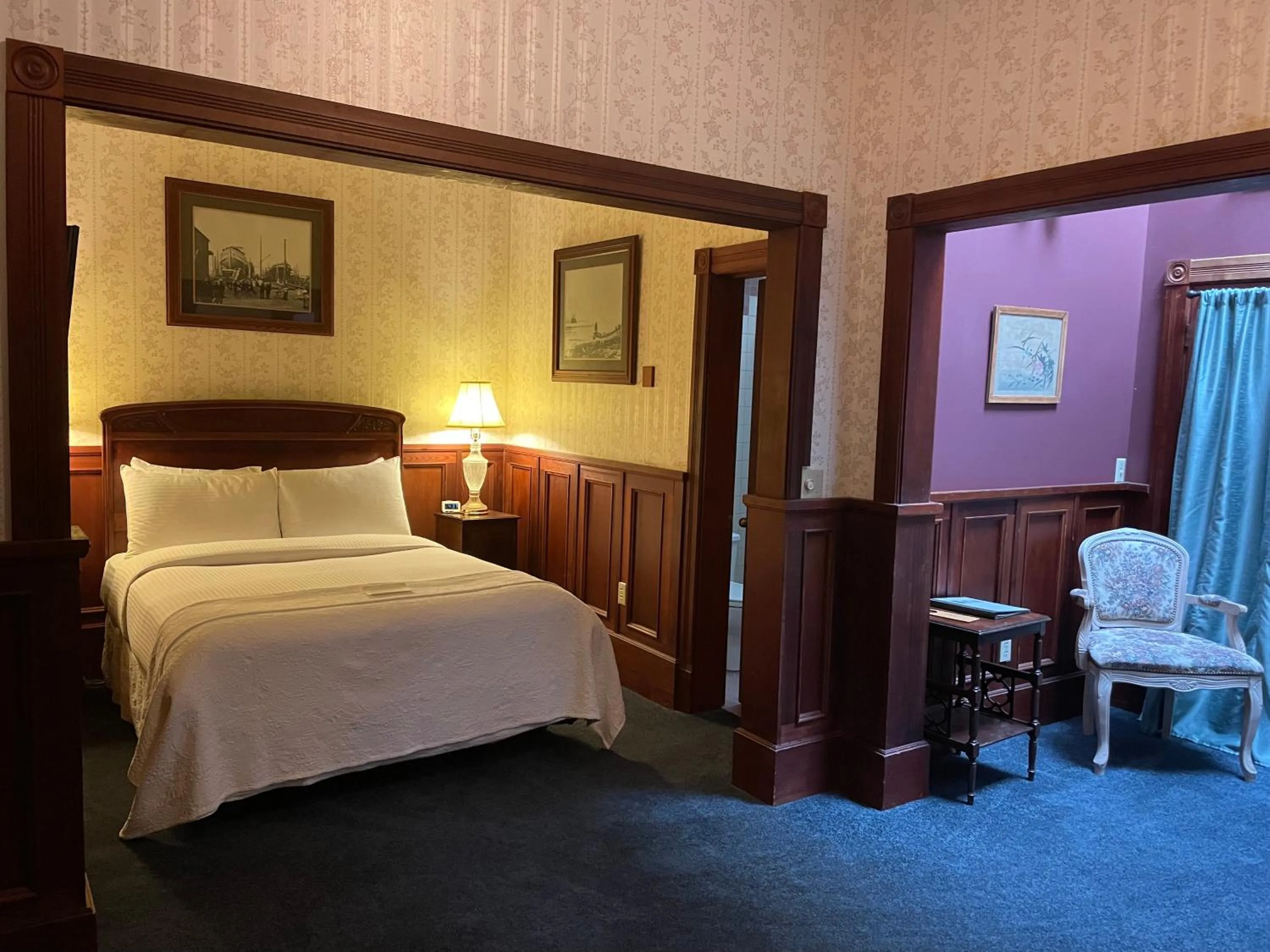 Bed in The Inn at 2nd & C