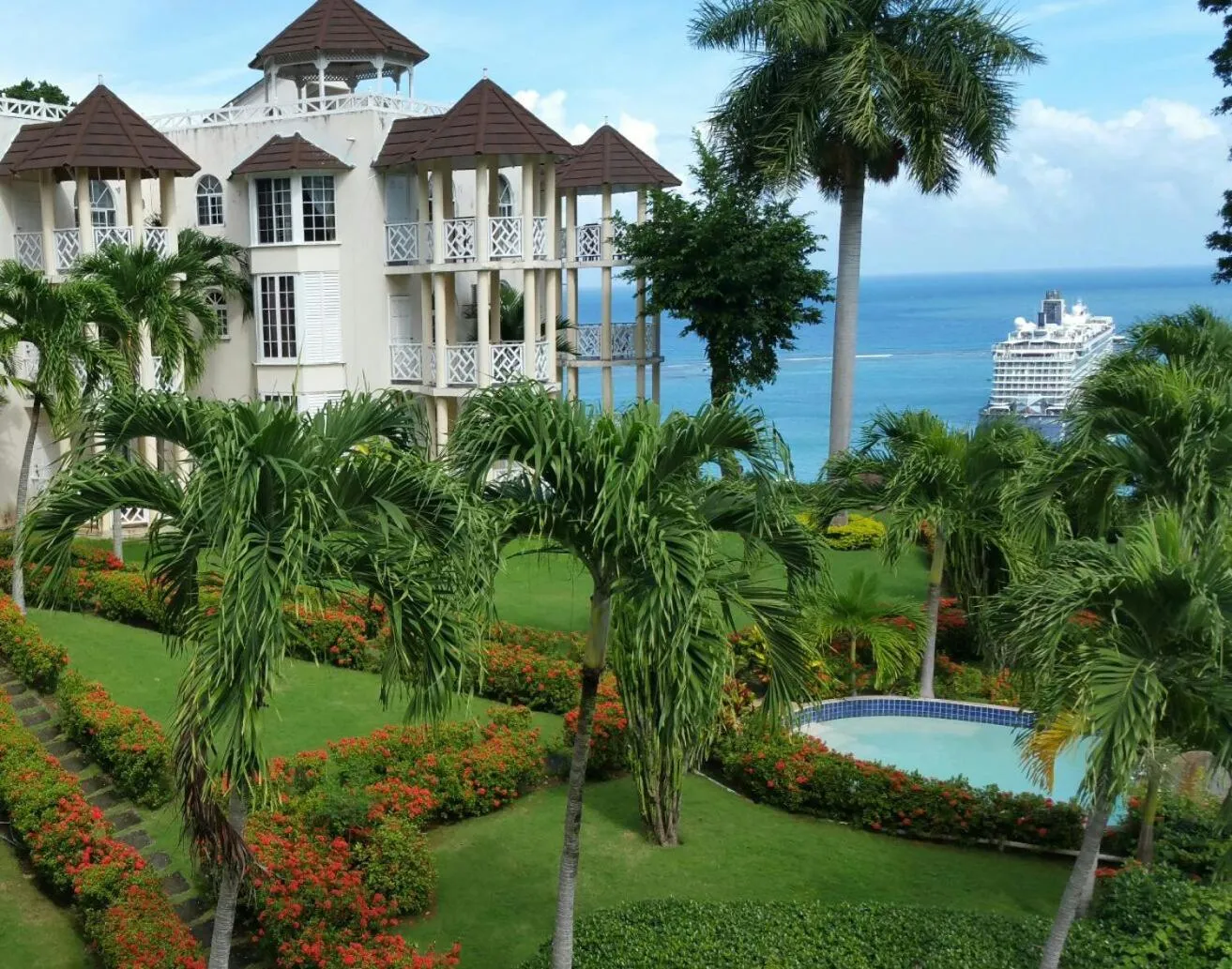 Mountain view in Blue Topaz