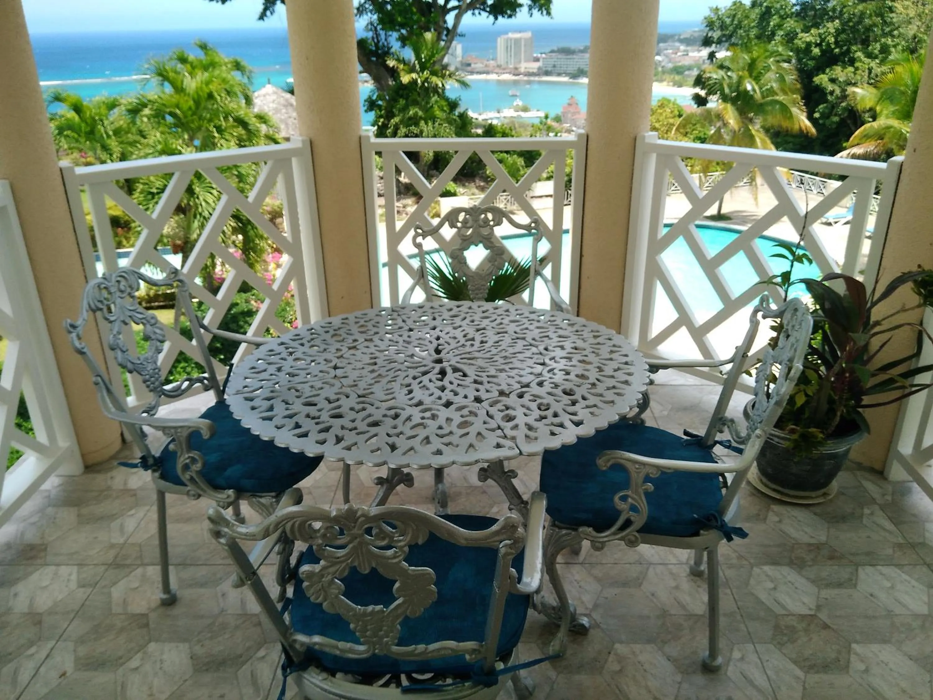 Balcony/Terrace in Blue Topaz