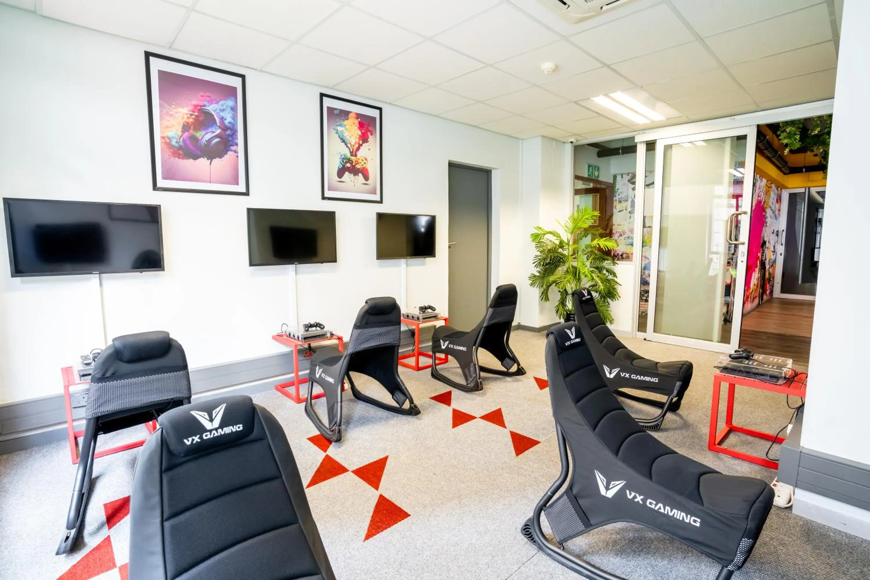 Communal lounge/ TV room in 106 On Adderley Accommodation