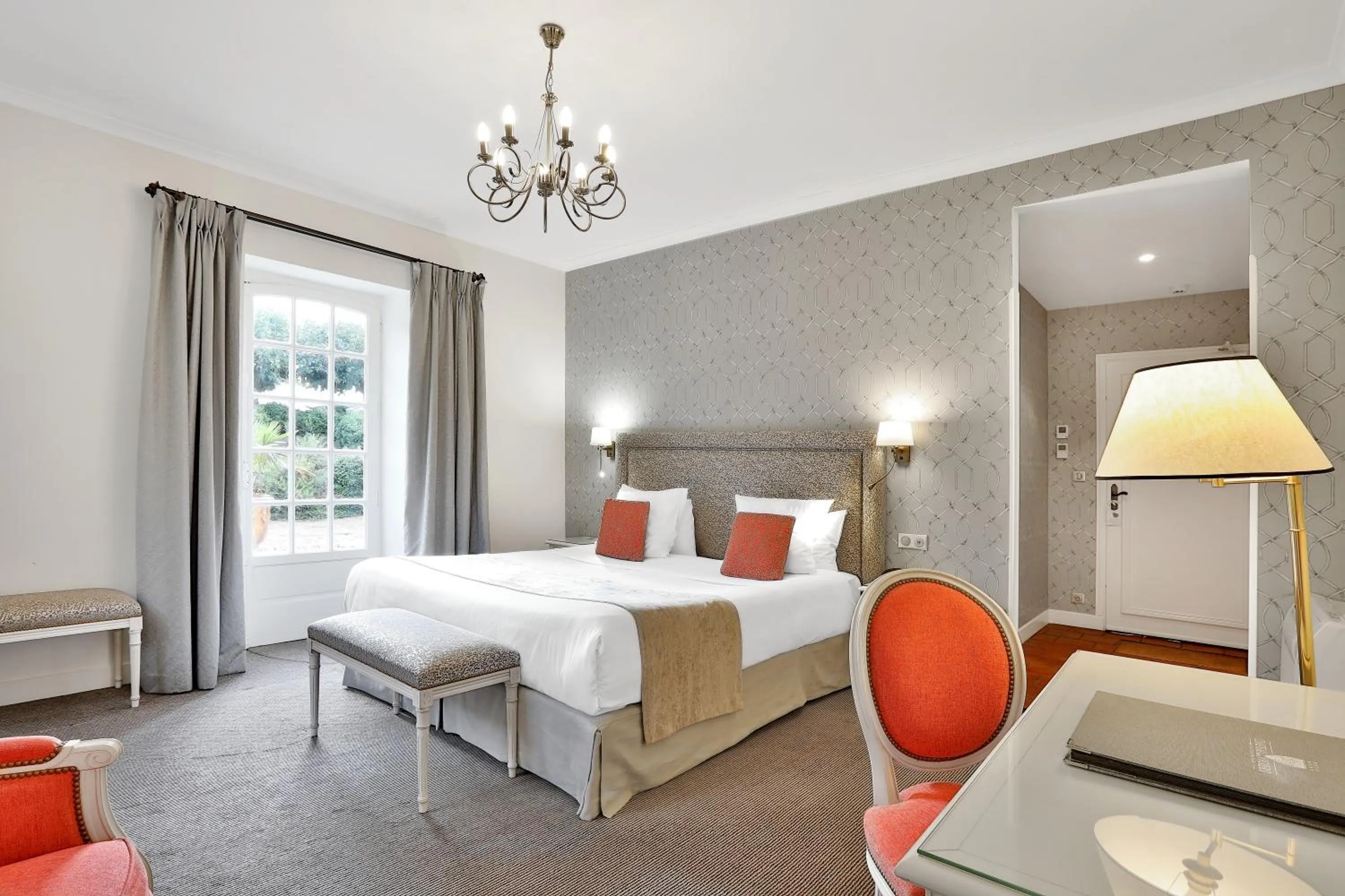 Bed in Château des Vigiers