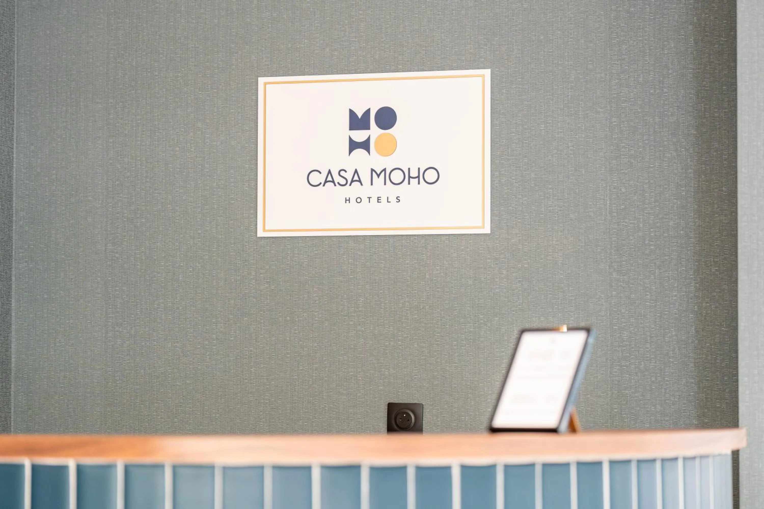 Logo/Certificate/Sign in Hôtel CASA MOHO - Juan-Les-Pins