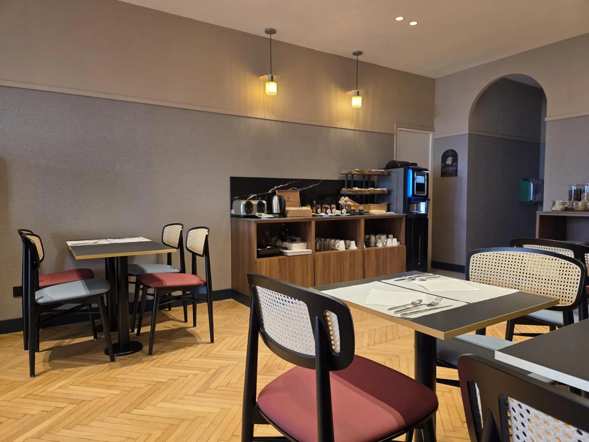 Restaurant/places to eat in Hôtel CASA MOHO - Juan-Les-Pins