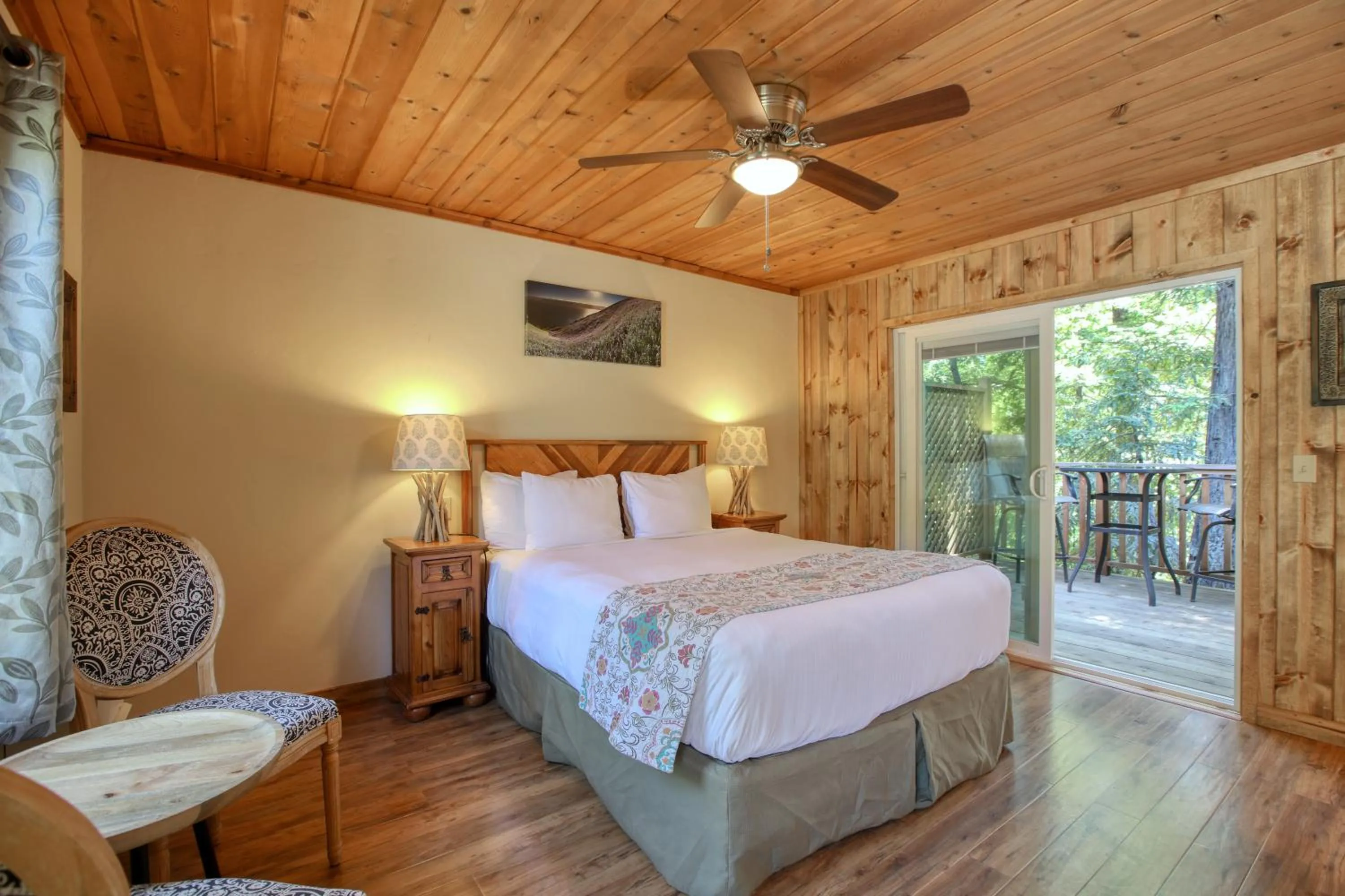 Bedroom, Bed in Fernwood Resort