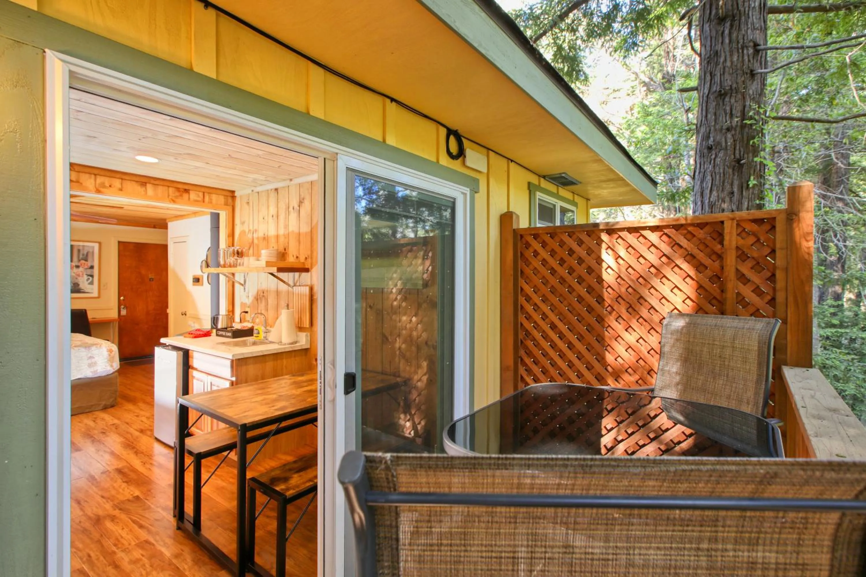 Balcony/Terrace in Fernwood Resort