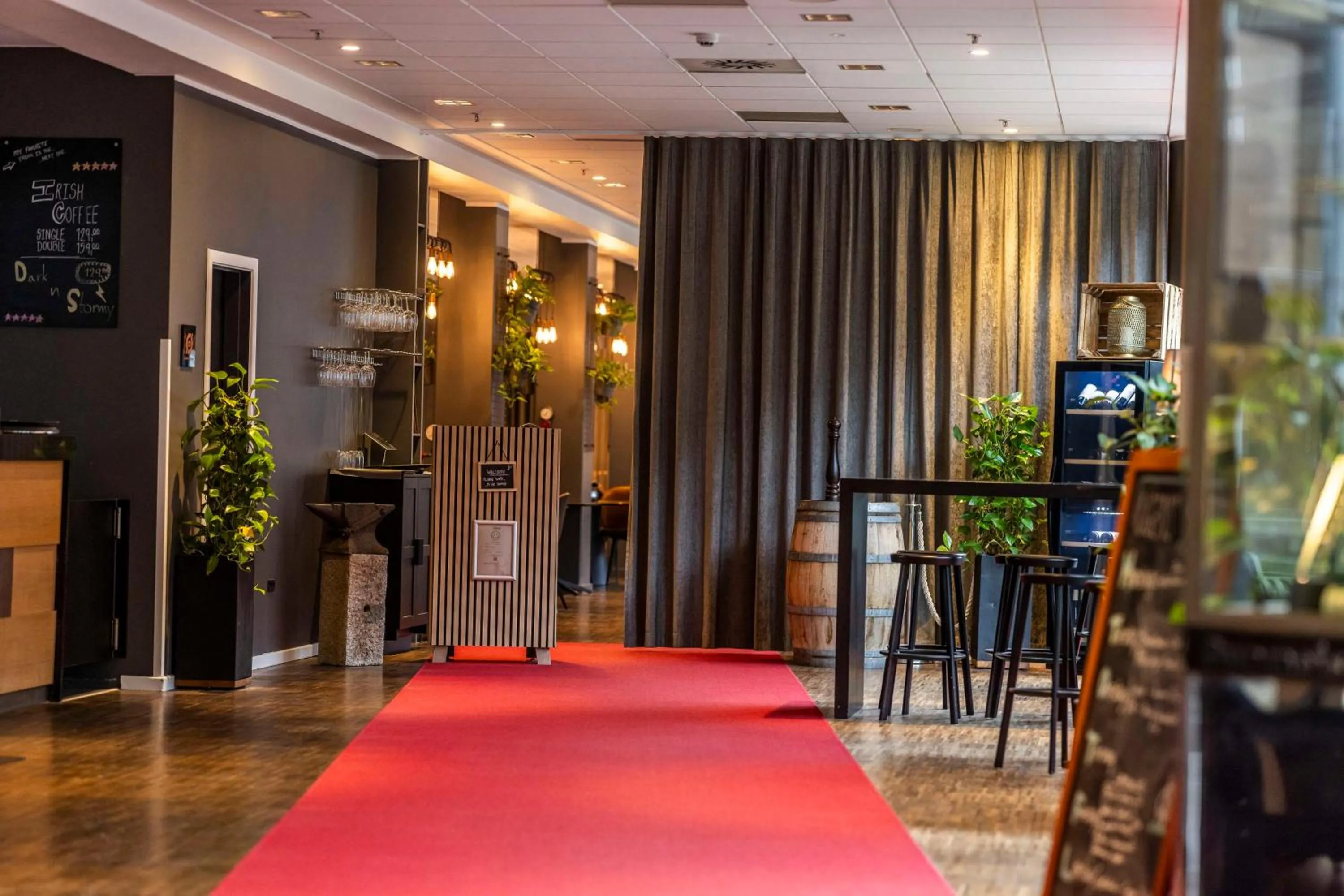 Restaurant/places to eat in Scandic Sydhavnen