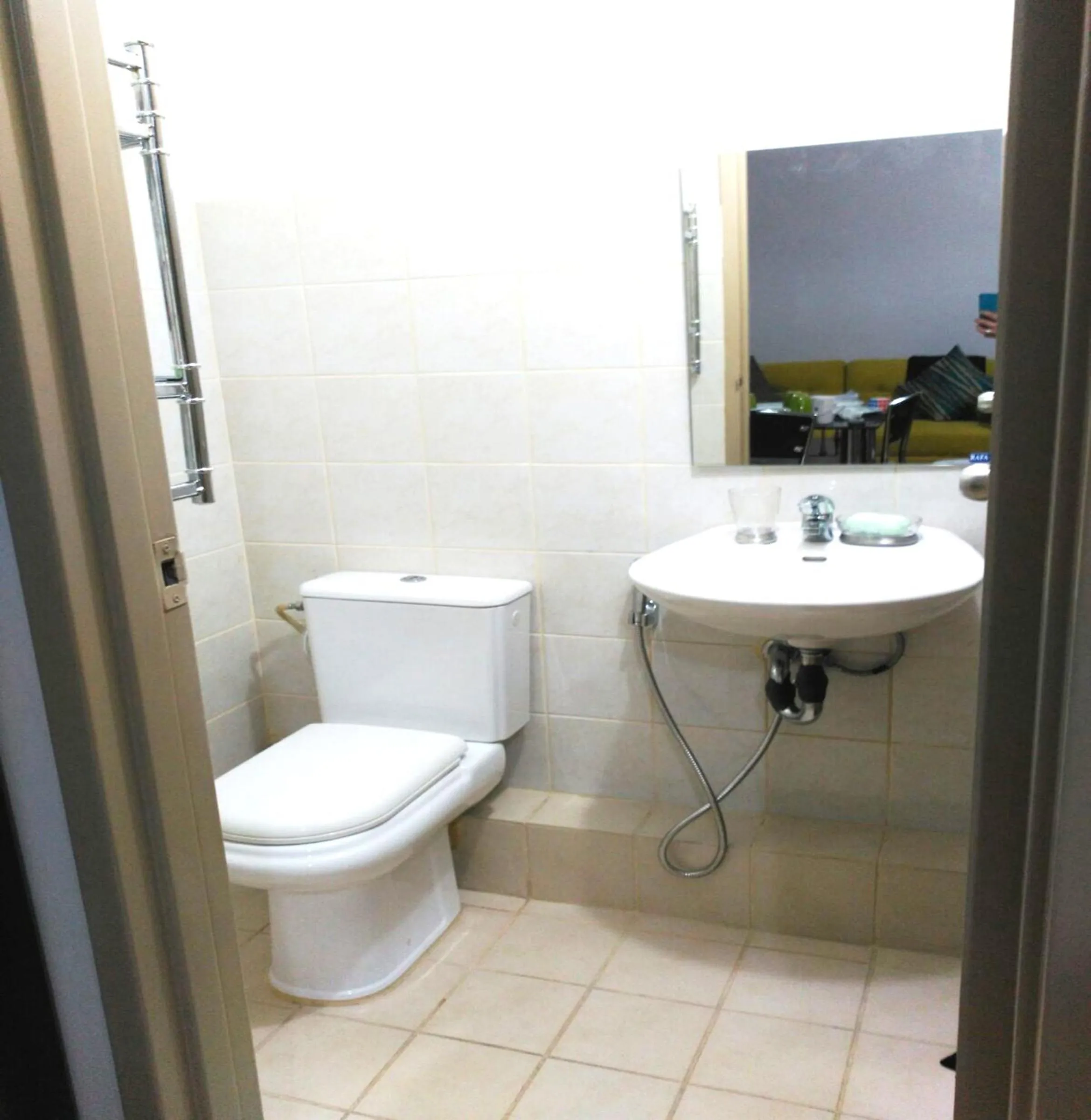 Bathroom in 2 BR Sorrento Oasis