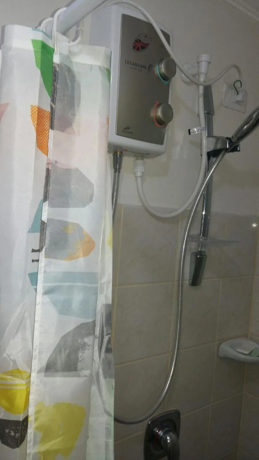 Bathroom in 2 BR Sorrento Oasis