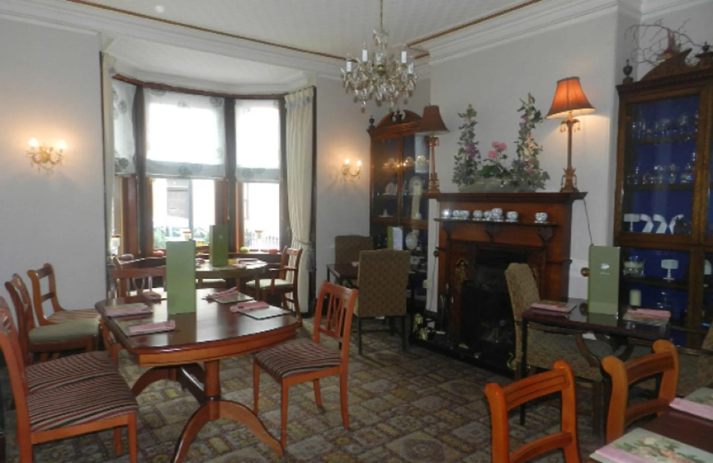 Restaurant/places to eat in Albert Hotel