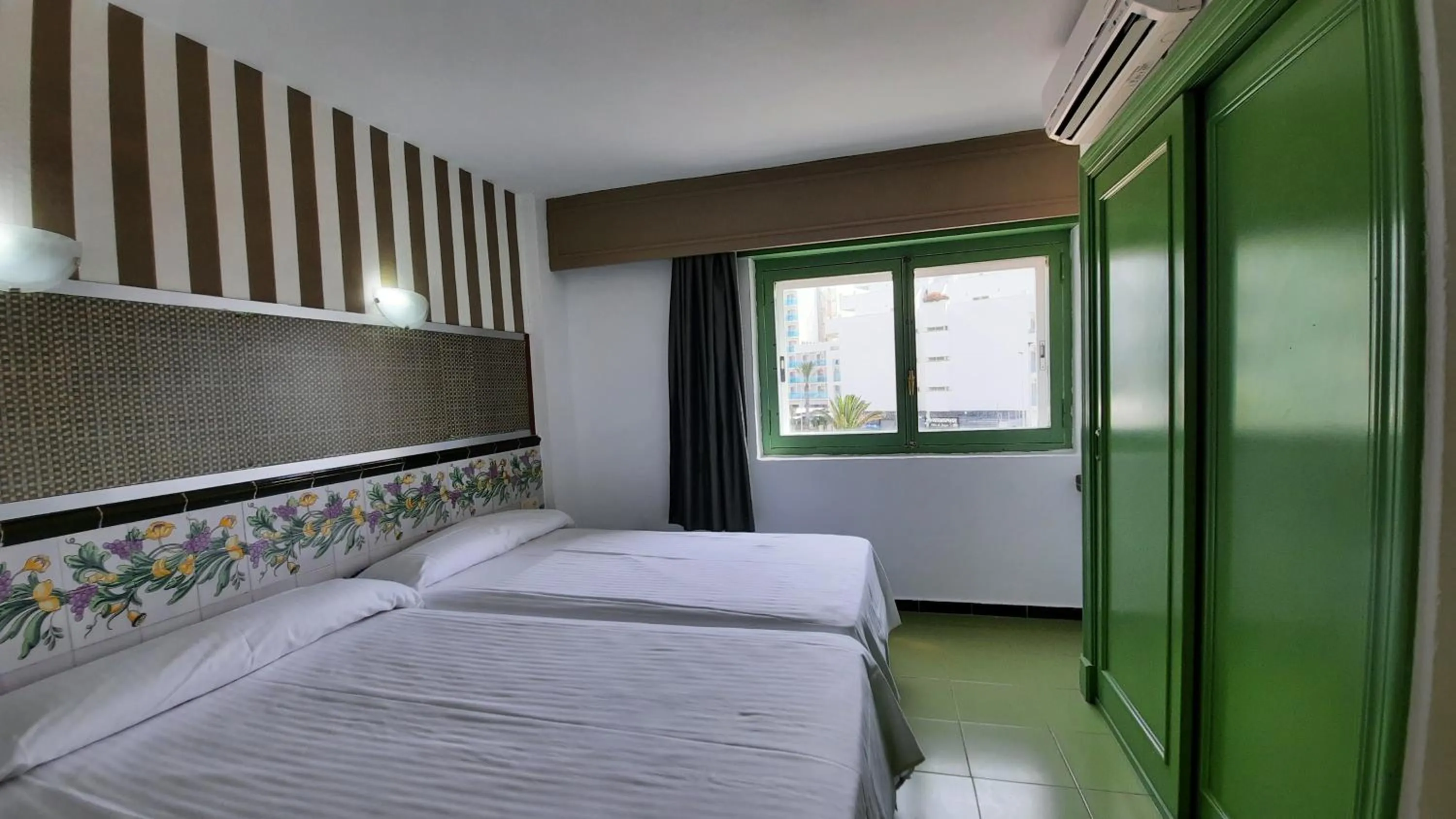 Bedroom, Bed in Destinos de Sol Roquetas de Mar - Montepío Minería