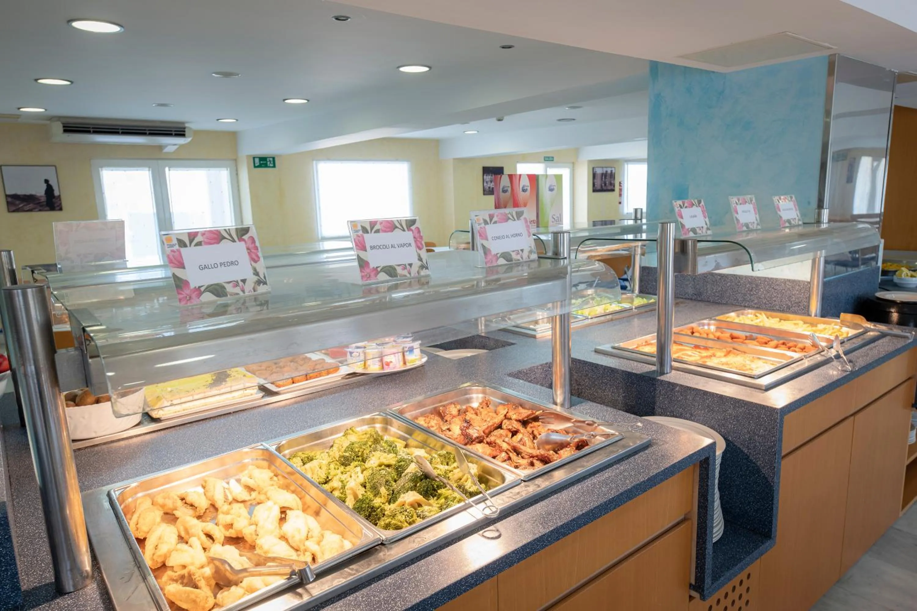 Restaurant/places to eat in Destinos de Sol Roquetas de Mar - Montepío Minería