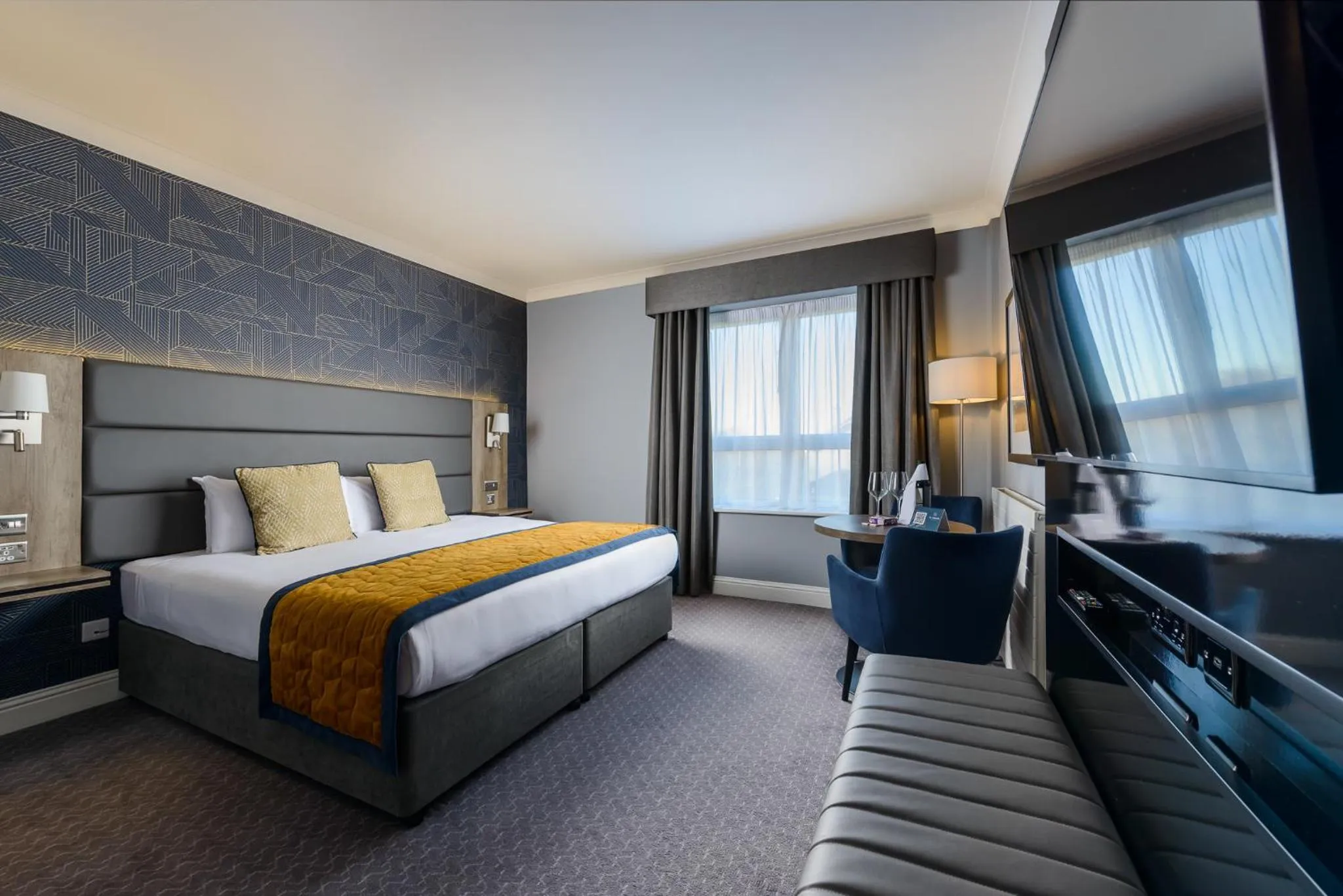 Bedroom, Bed in Clybaun Hotel