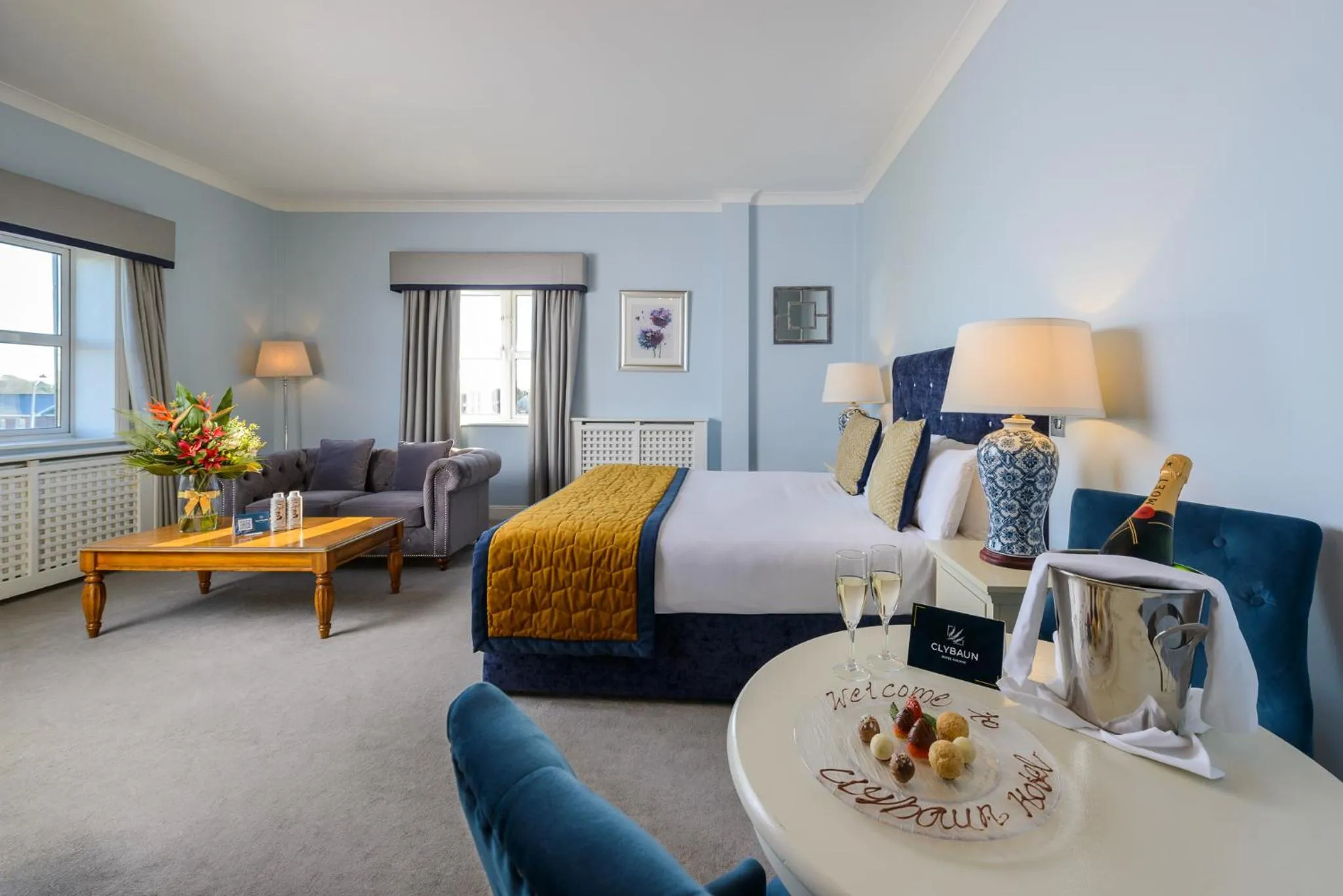 Photo of the whole room, Bed in Clybaun Hotel