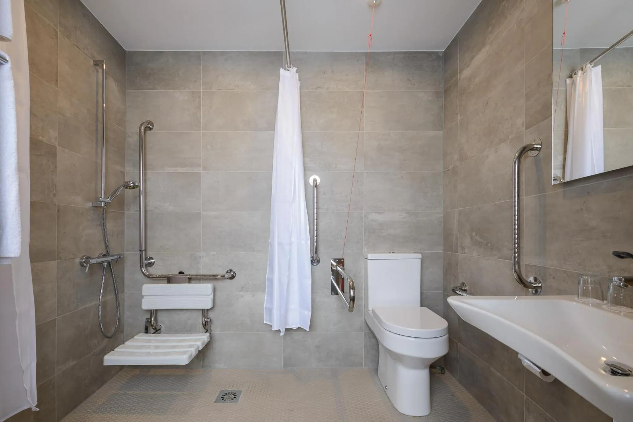 Bathroom in Clybaun Hotel