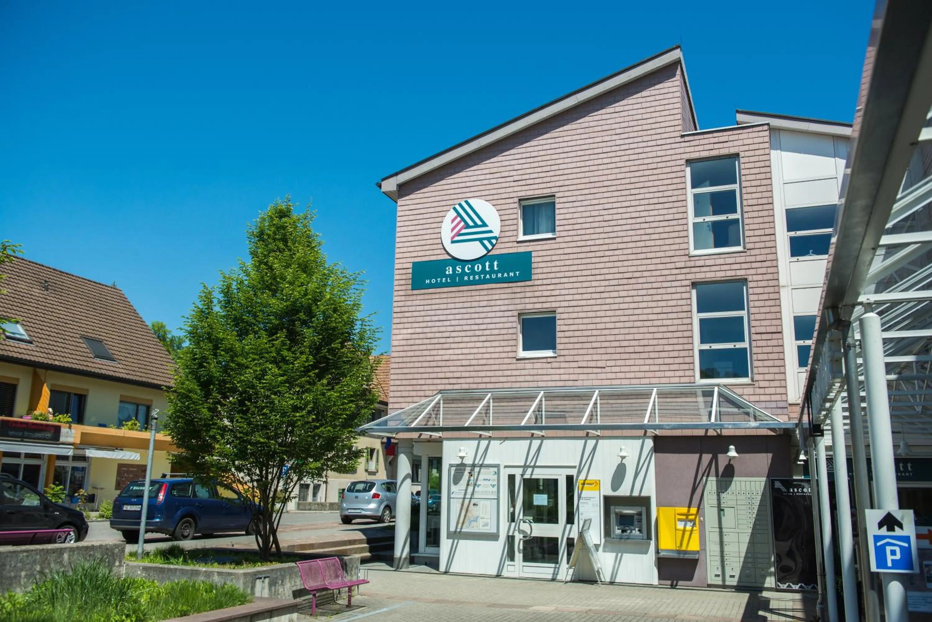 Facade/entrance in Ascott Hotel & Restaurant