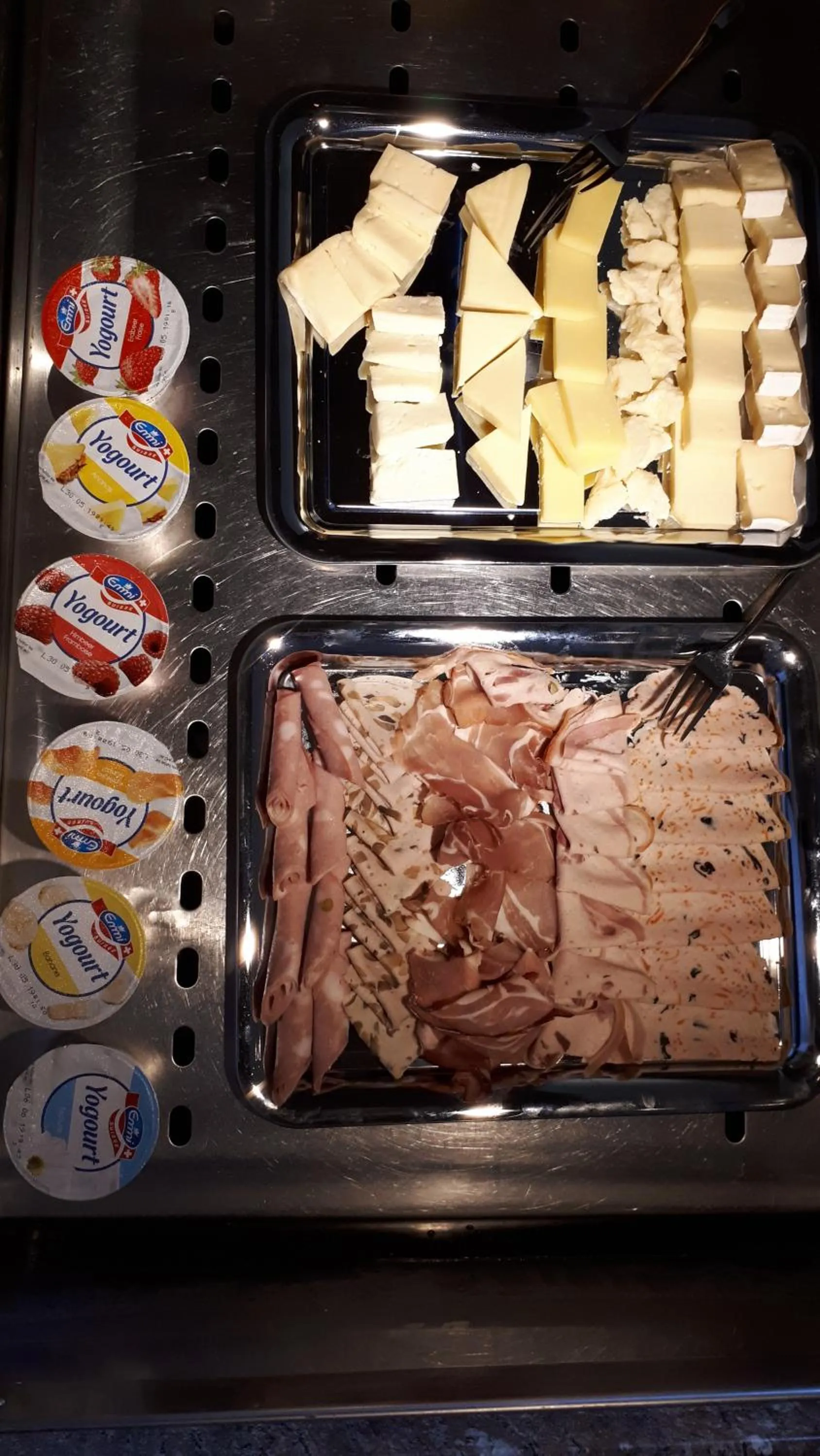 Continental breakfast in Ascott Hotel & Restaurant