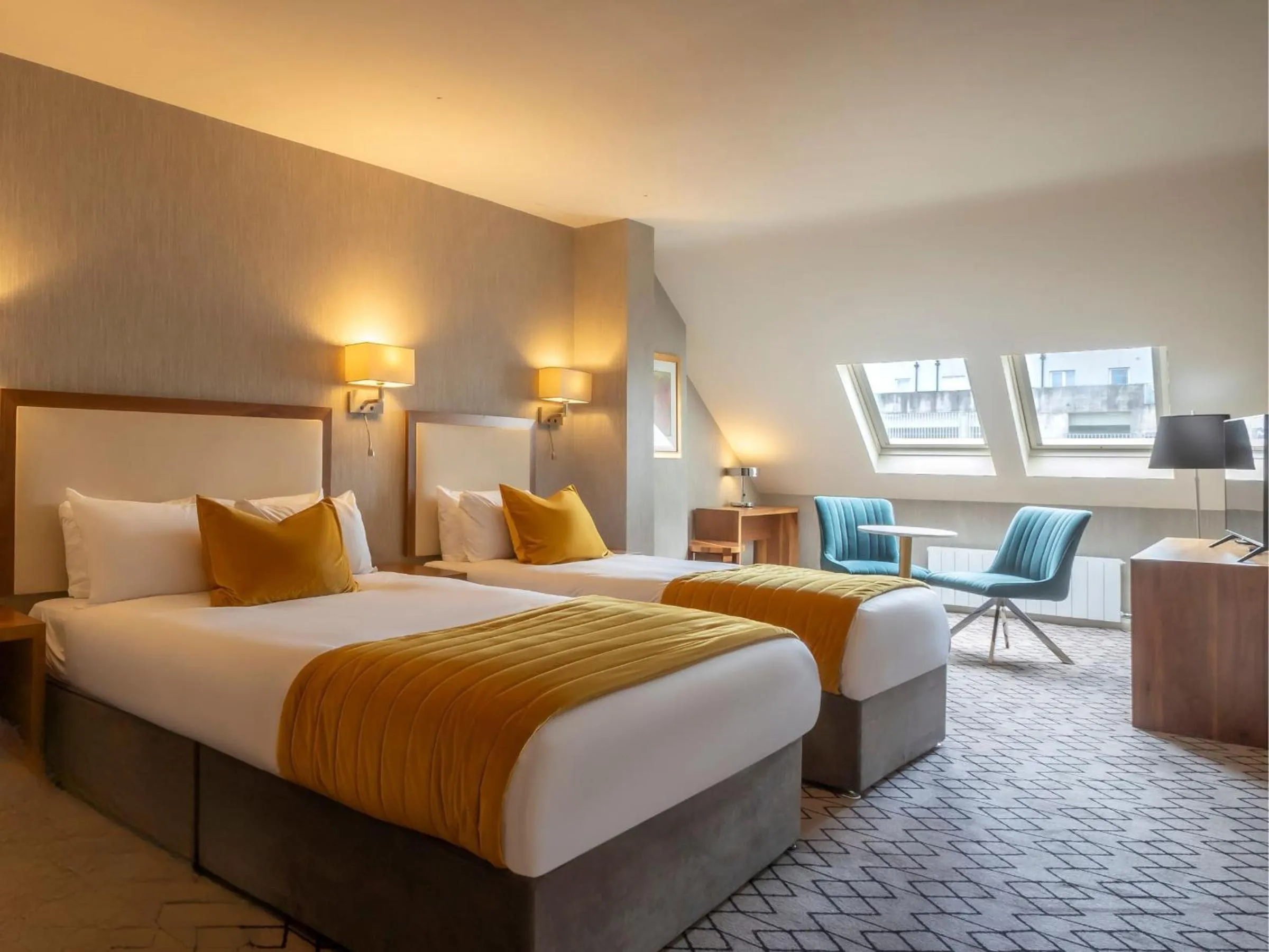 Bedroom, Bed in Eyre Square Hotel