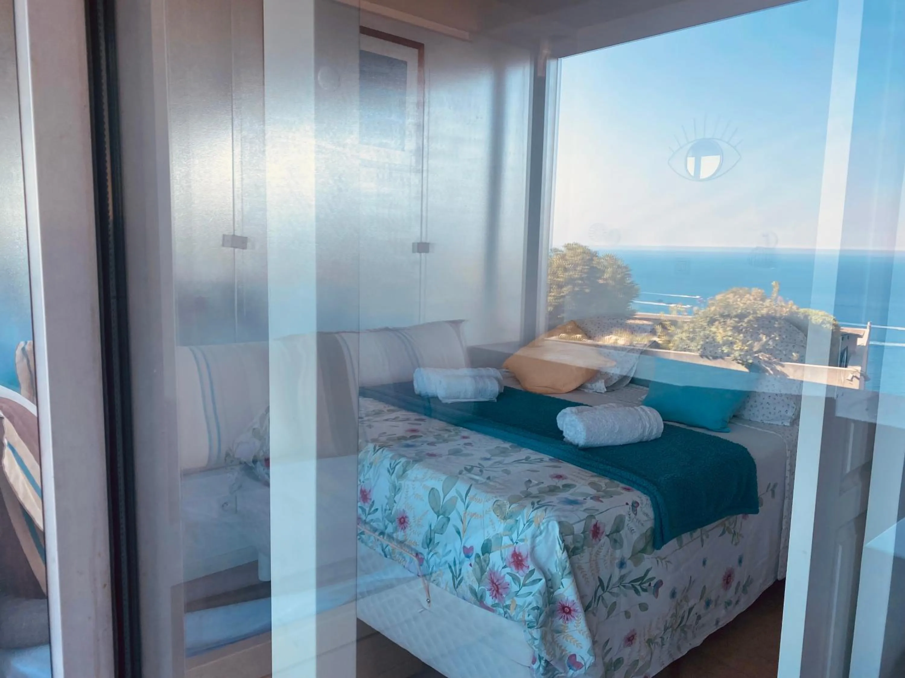 Bed in Sunny Home Costa Plana-Monaco -Cap D'Ail