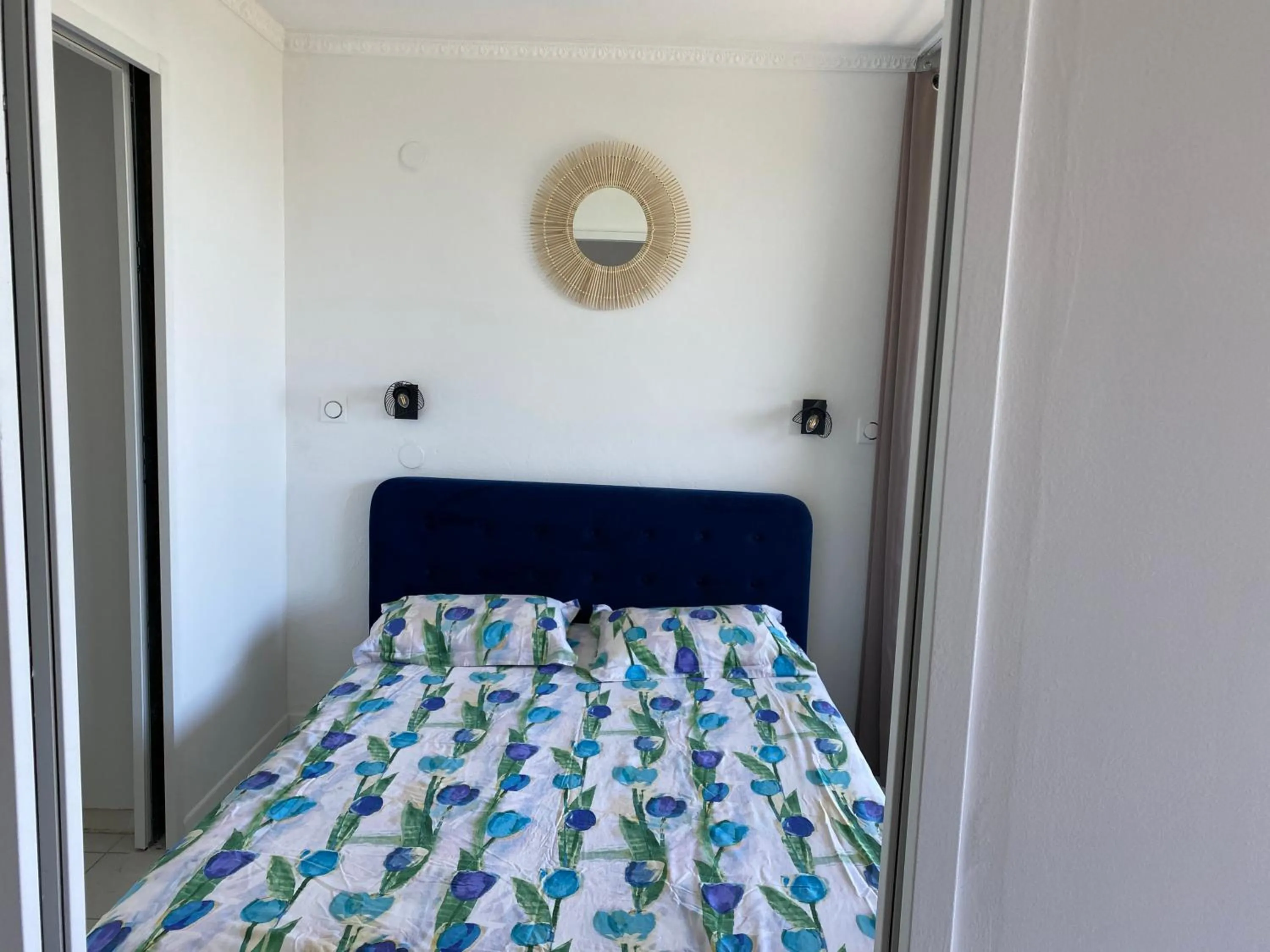 Bed in Sunny Home Costa Plana-Monaco -Cap D'Ail
