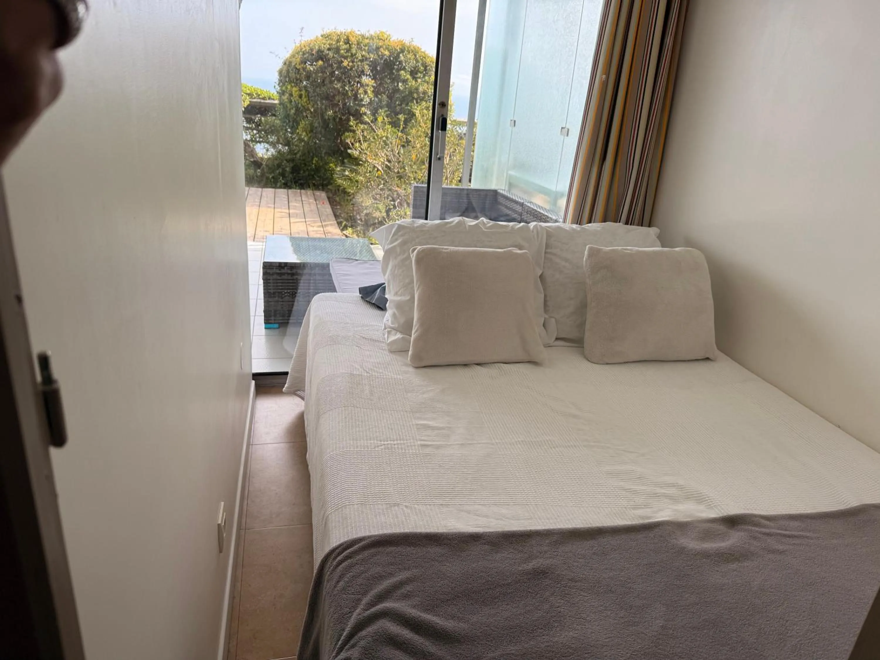 Bed in Sunny Home Costa Plana-Monaco -Cap D'Ail