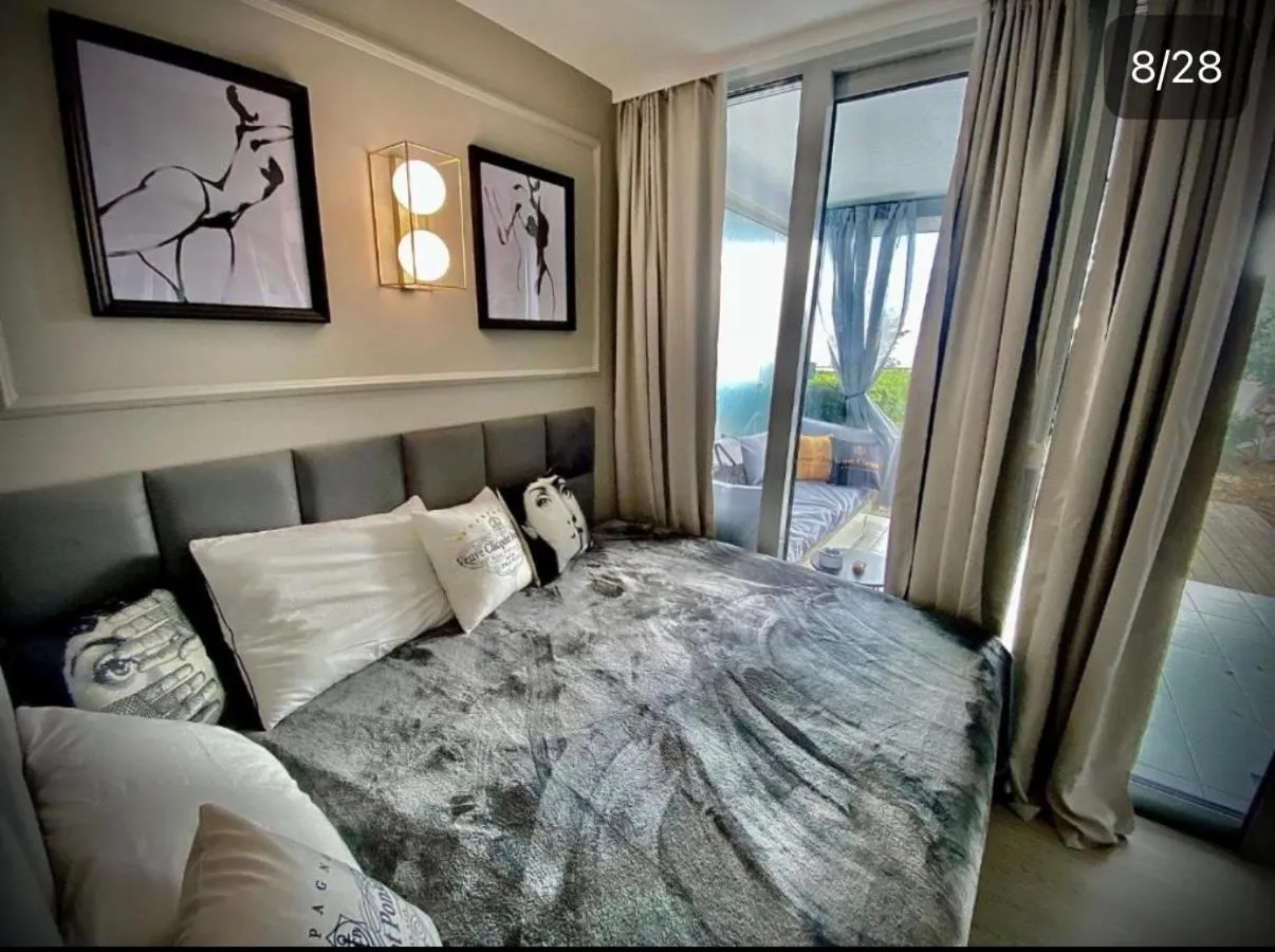 Bed in Sunny Home Costa Plana-Monaco -Cap D'Ail