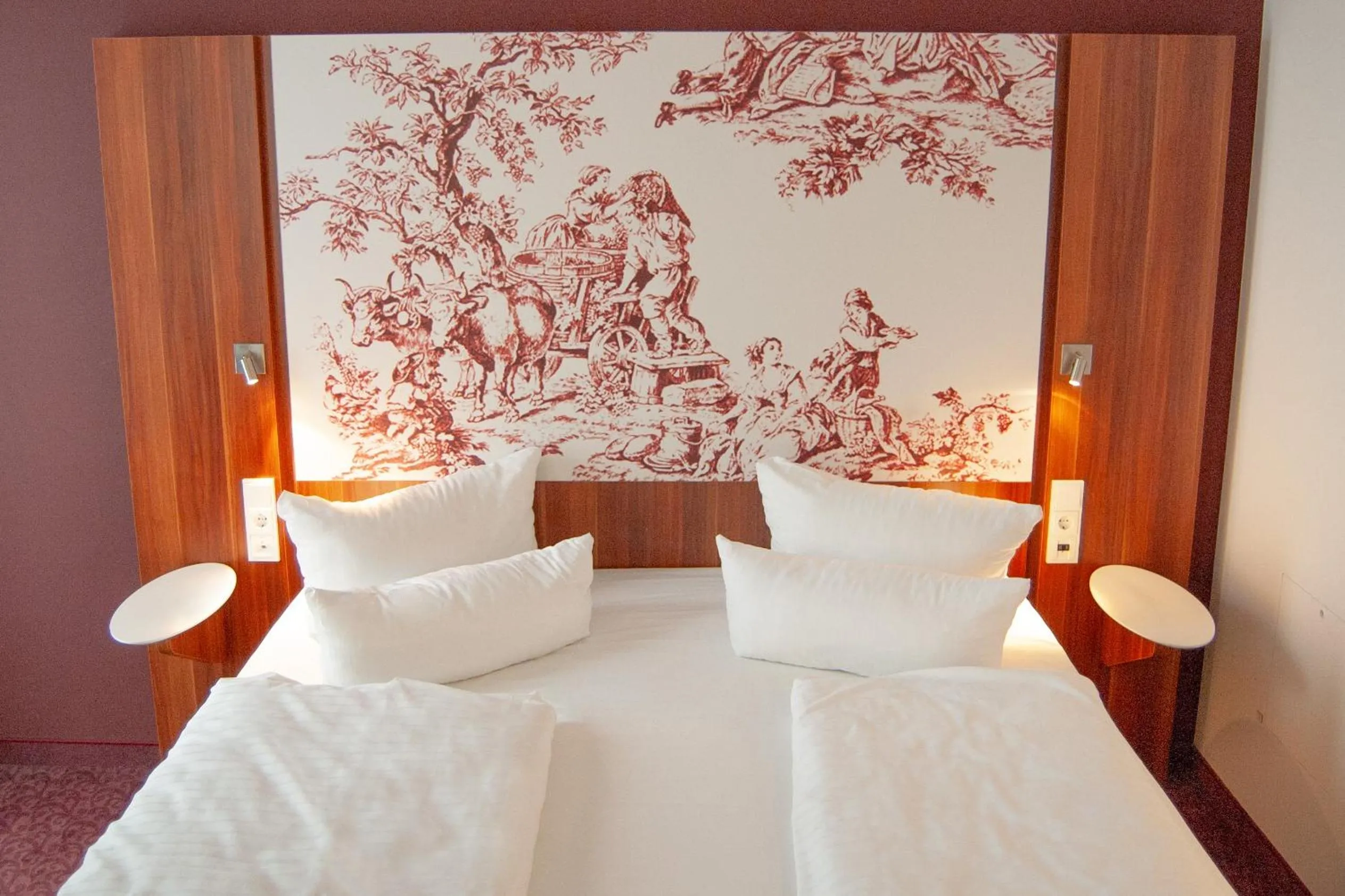 Photo of the whole room, Bed in IBB Hotel Ingelheim