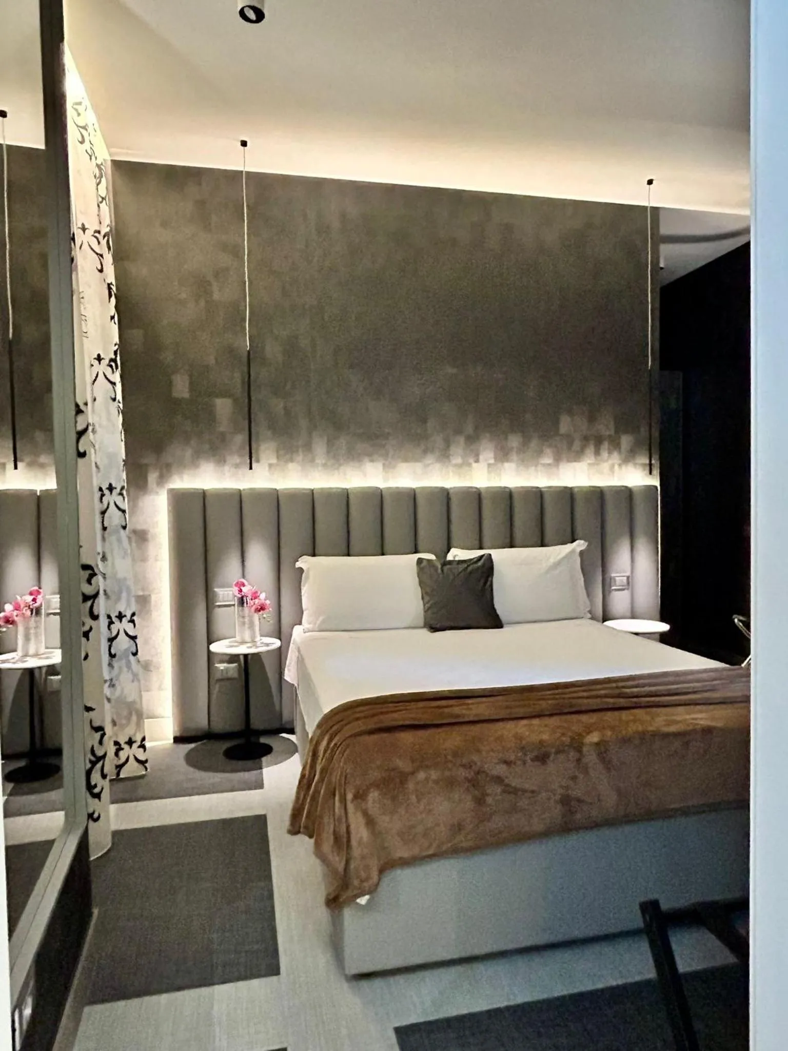 Bedroom, Bed in Private Luxury Suites