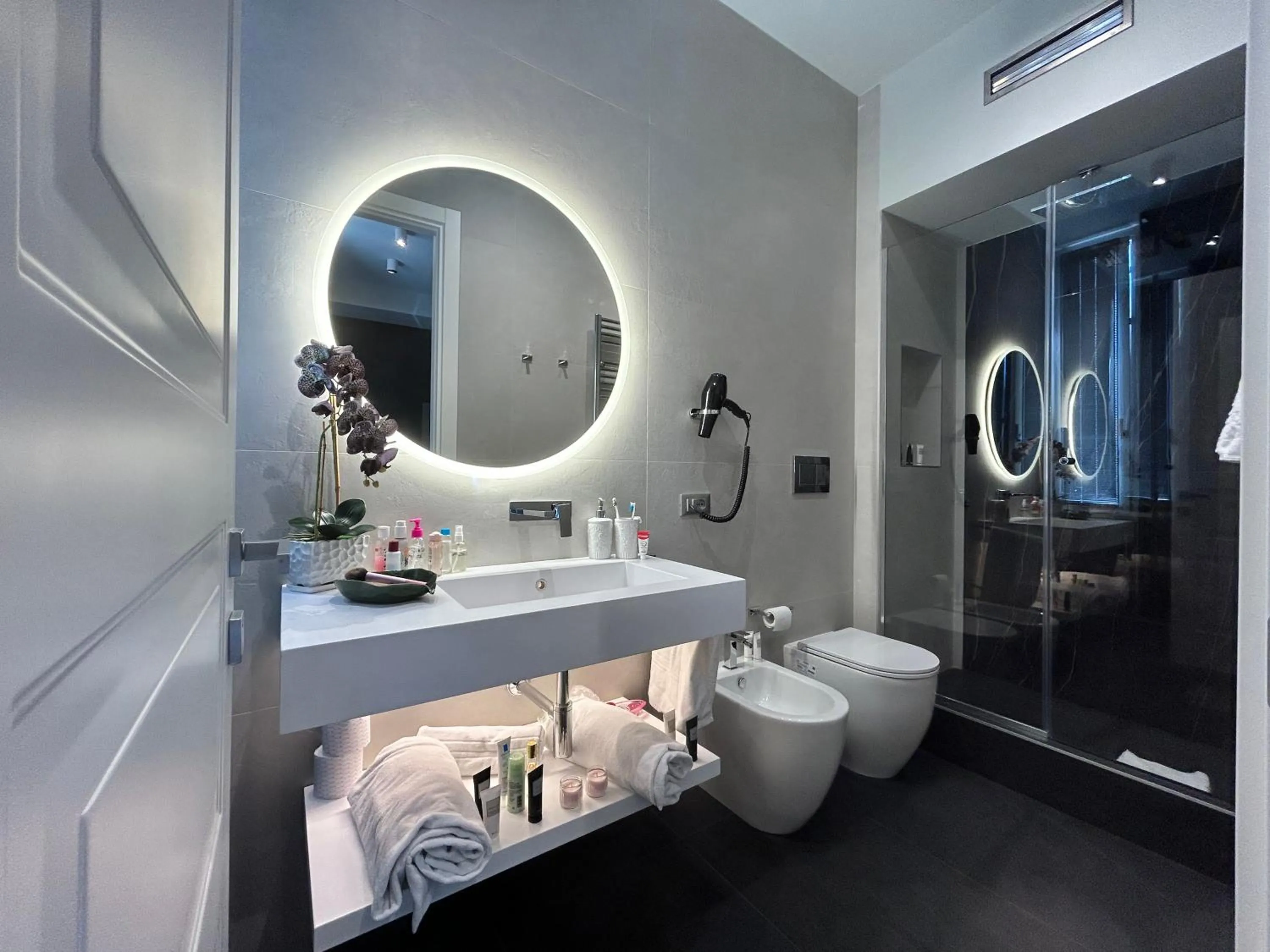 Bathroom in Private Luxury Suites
